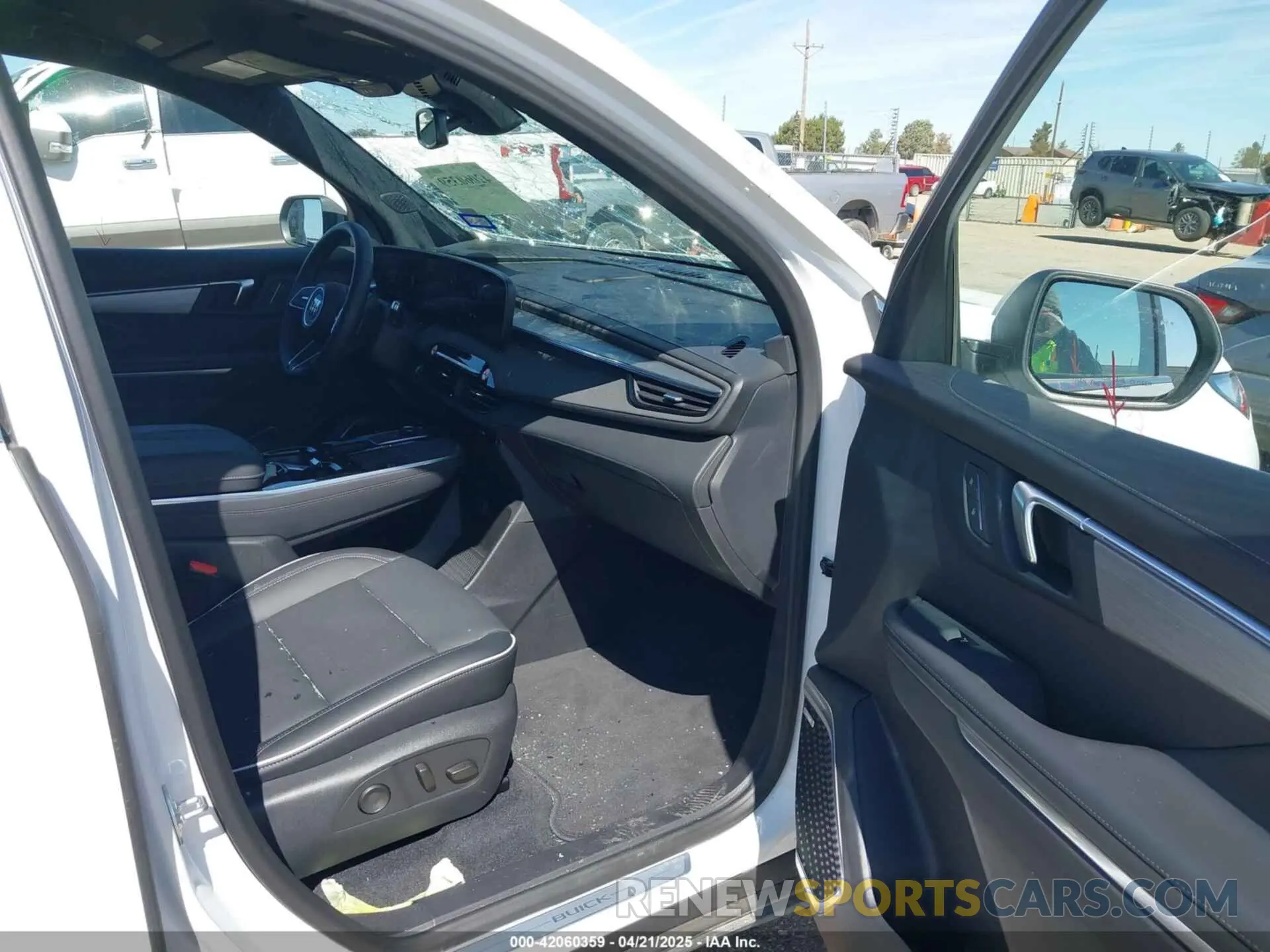 5 fotografías del automóvil dañado 5GAERARS8SJ174029 BUICK ENCLAVE 2025
