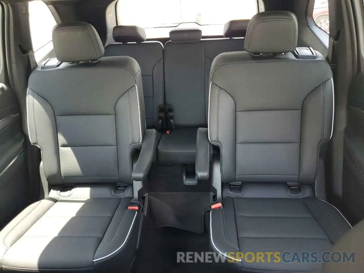 10 fotografías del automóvil dañado 5GAERARSXSJ230844 BUICK ENCLAVE 2025
