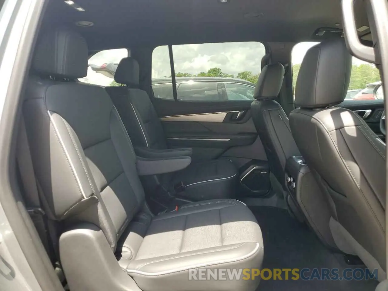11 fotografías del automóvil dañado 5GAERARSXSJ230844 BUICK ENCLAVE 2025