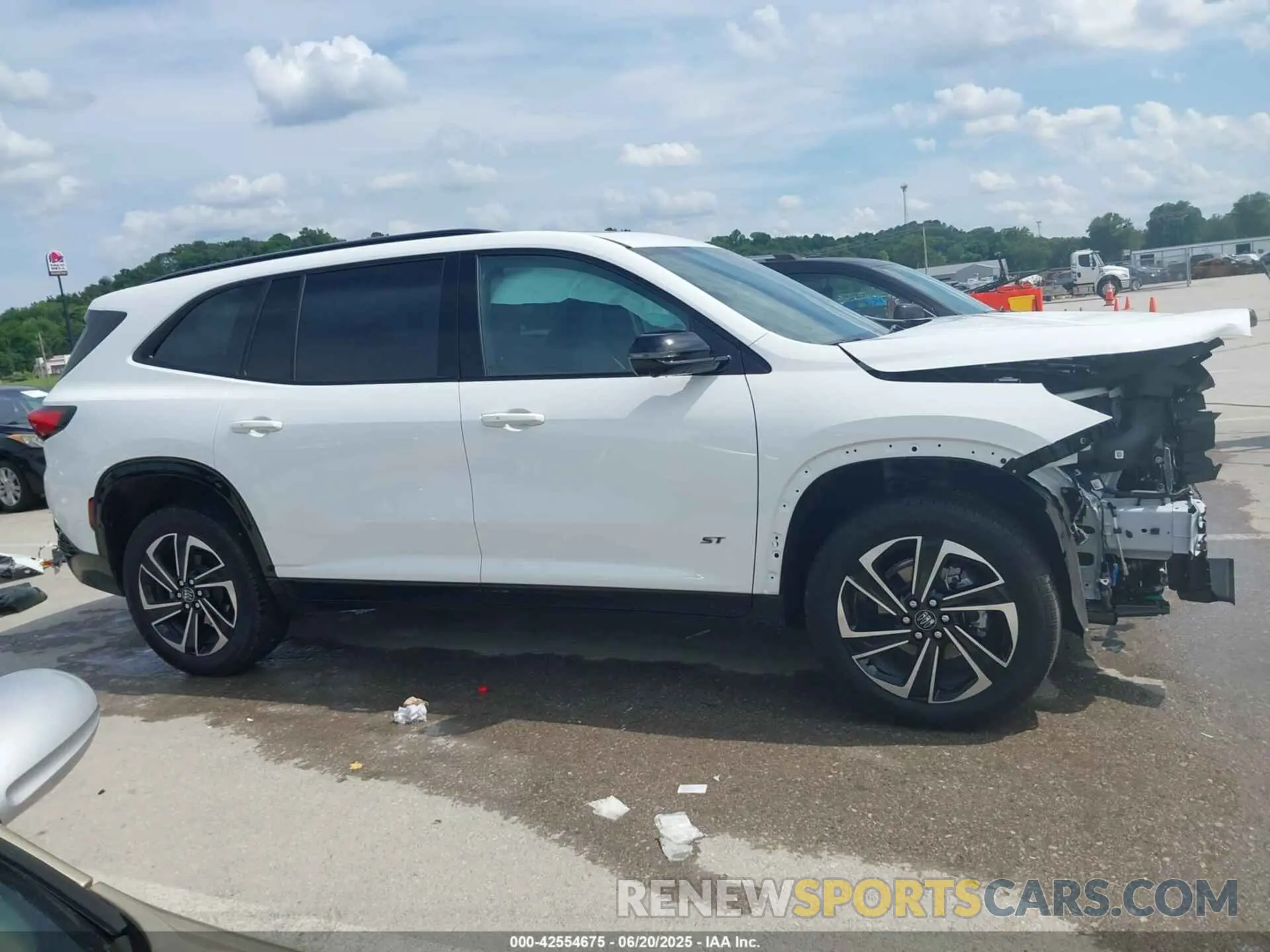 13 fotografías del automóvil dañado 5GAEVBRS3SJ241704 BUICK ENCLAVE 2025