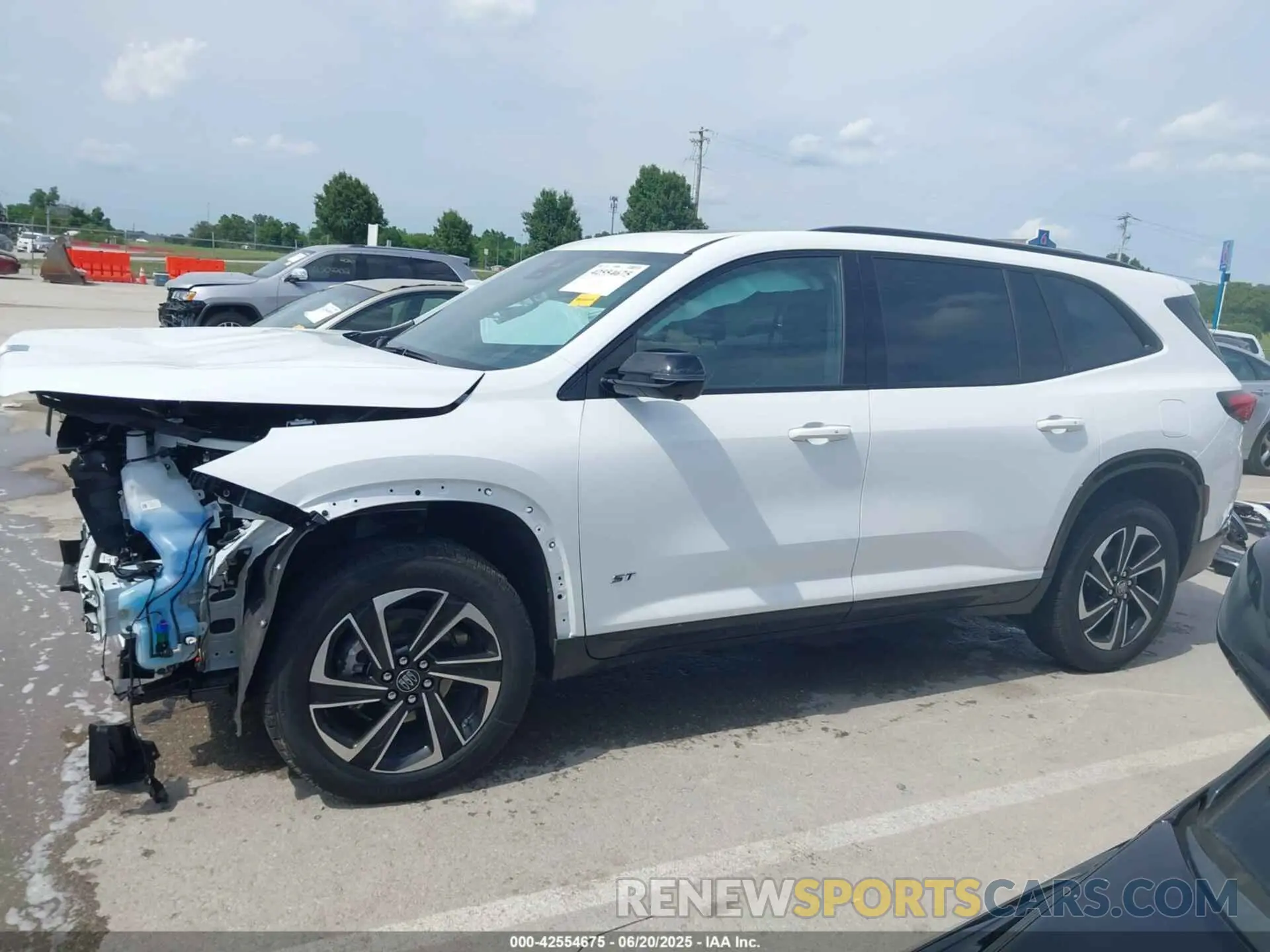 14 fotografías del automóvil dañado 5GAEVBRS3SJ241704 BUICK ENCLAVE 2025