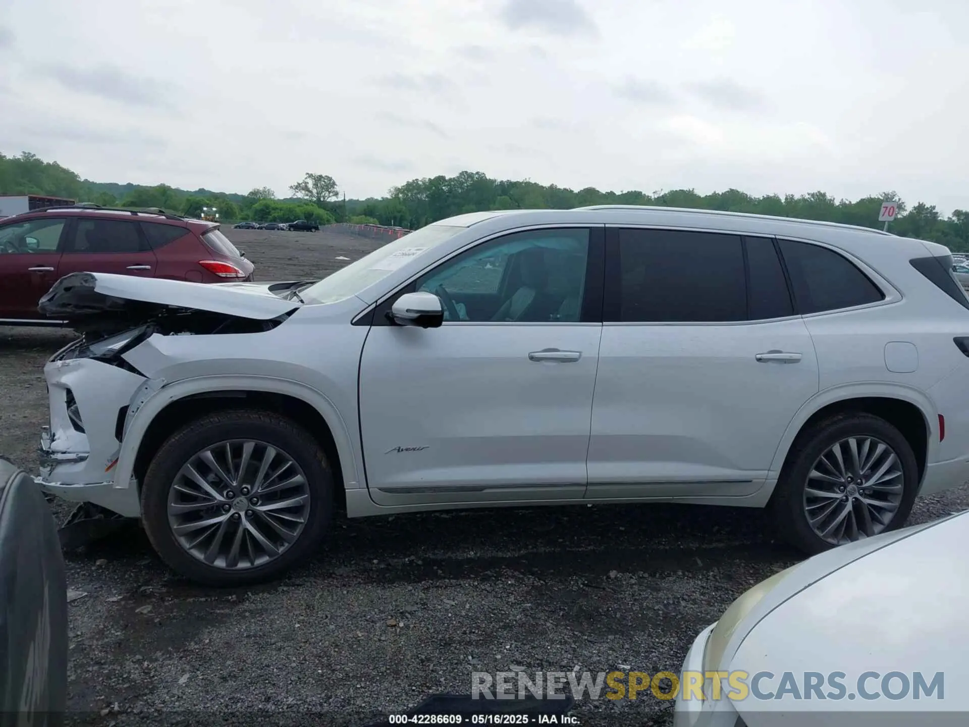 13 fotografías del automóvil dañado 5GAEVCRSXSJ110405 BUICK ENCLAVE 2025