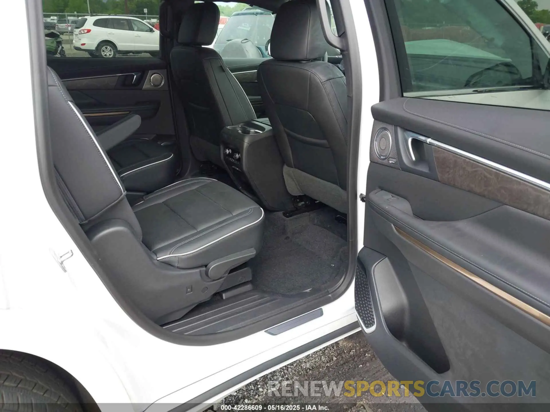 8 fotografías del automóvil dañado 5GAEVCRSXSJ110405 BUICK ENCLAVE 2025