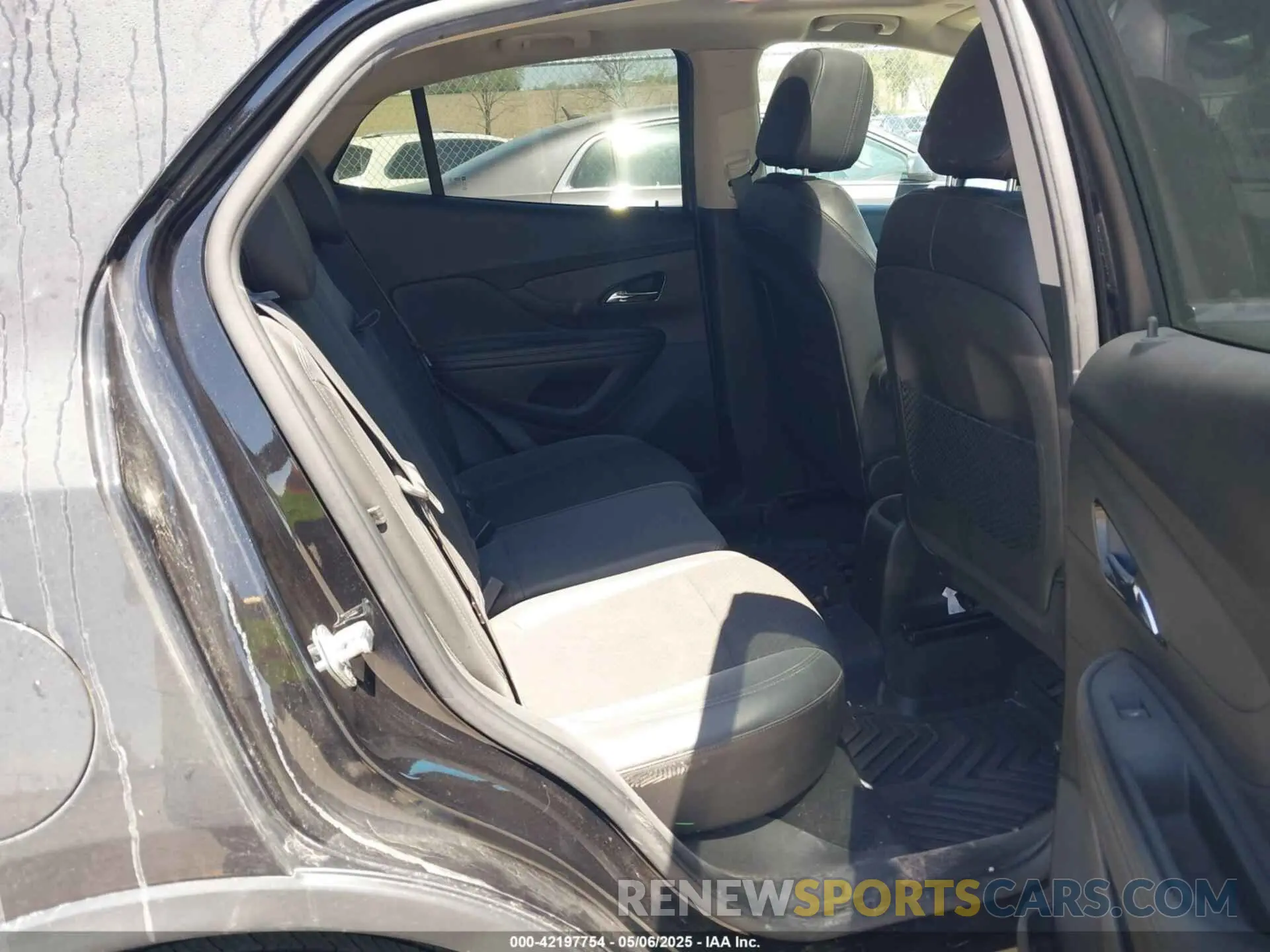 8 fotografías del automóvil dañado KL4CJ2SB4KB838232 BUICK ENCORE 2019