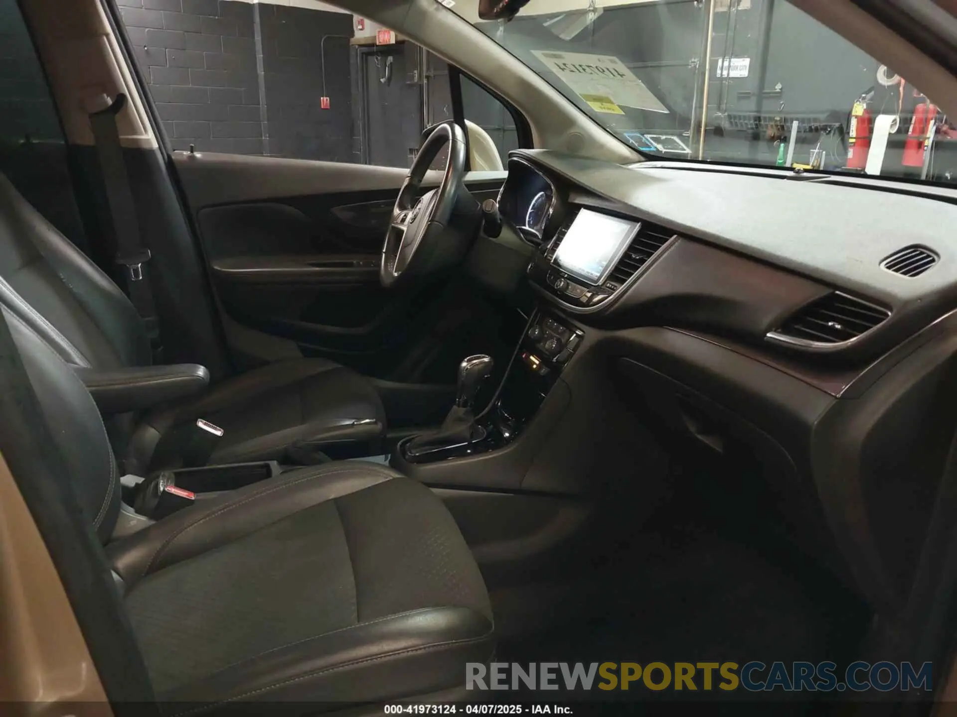 5 fotografías del automóvil dañado KL4CJ2SB8KB785177 BUICK ENCORE 2019