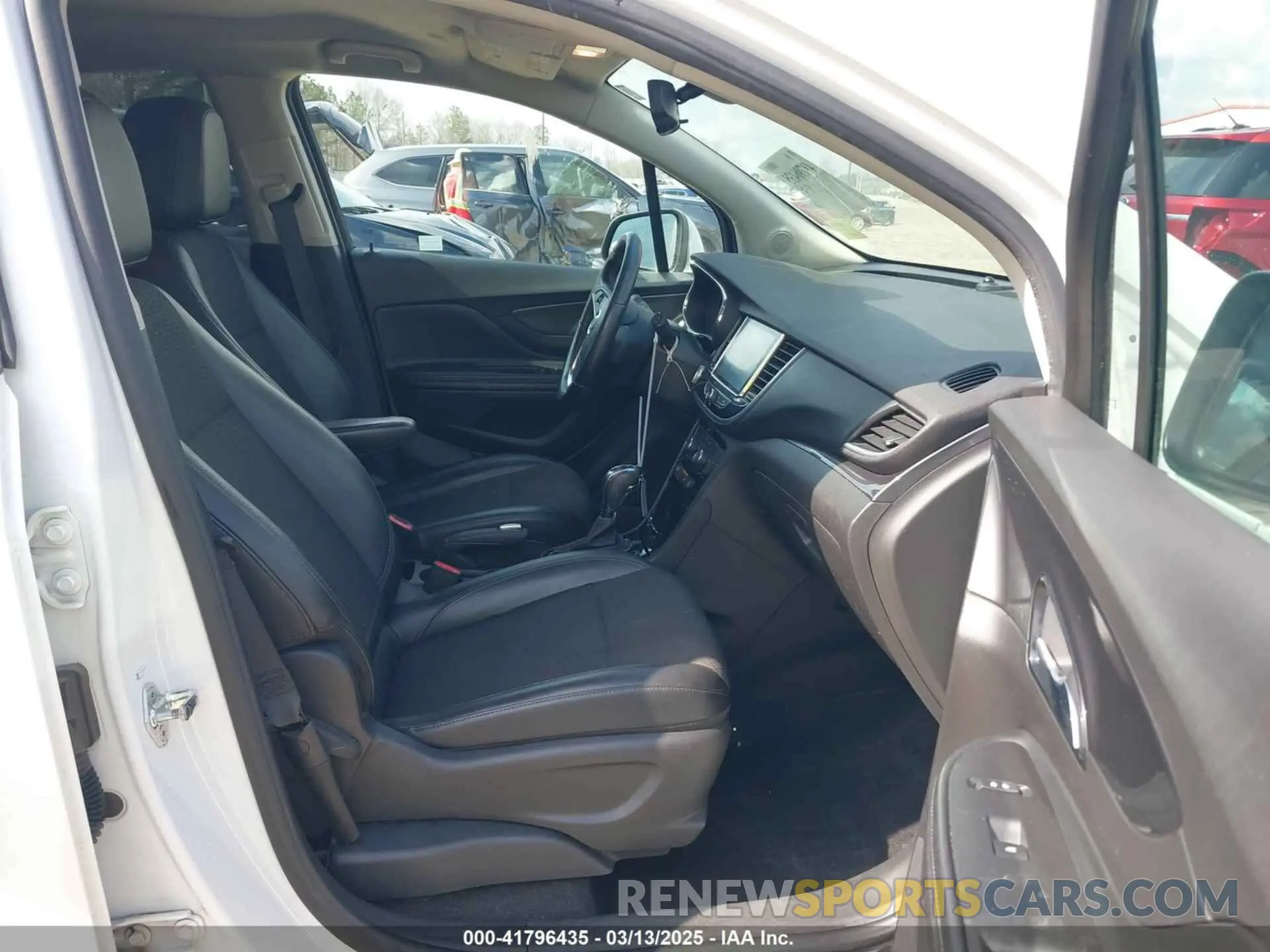 5 fotografías del automóvil dañado KL4CJASB0KB776578 BUICK ENCORE 2019