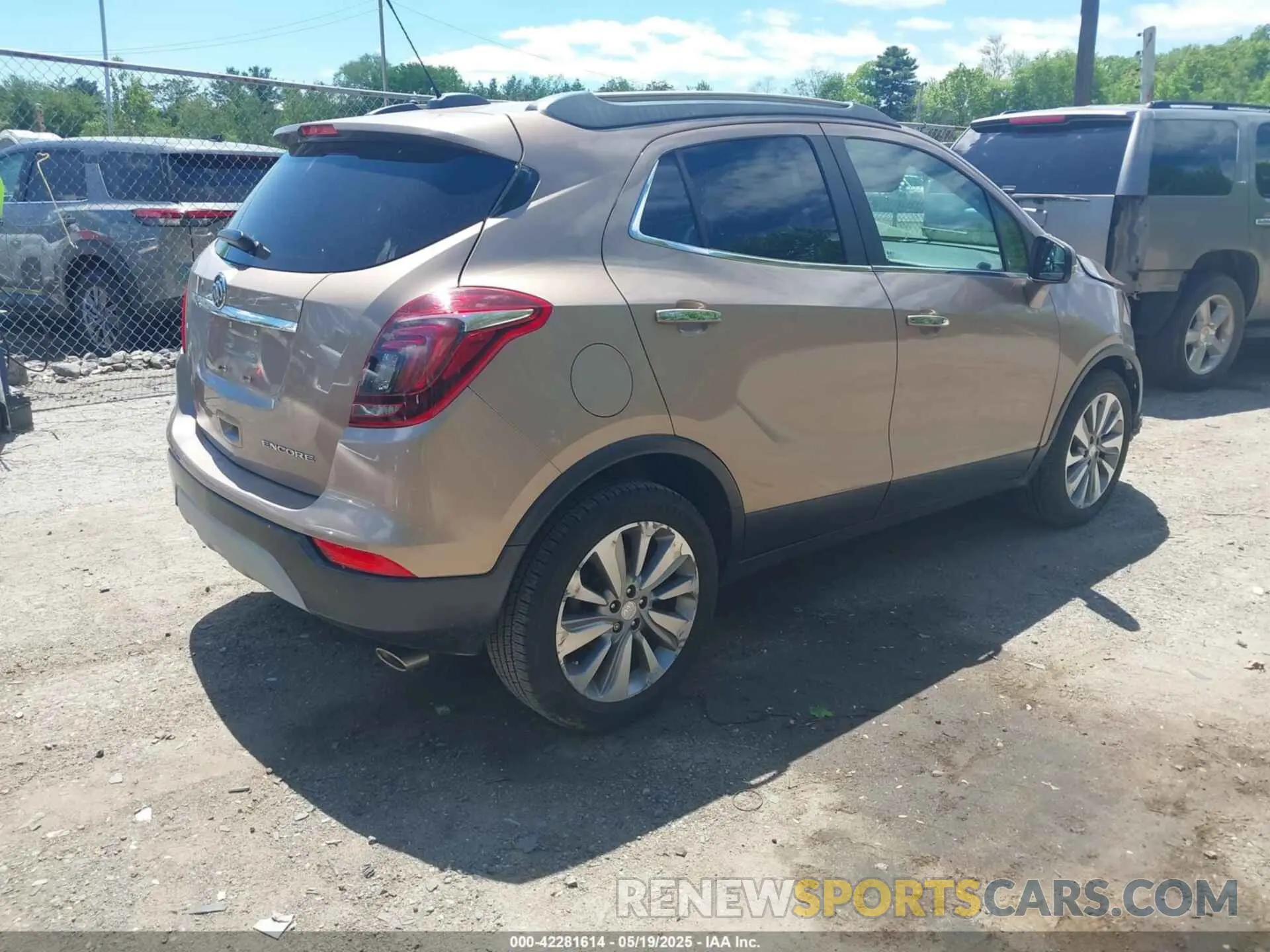 4 fotografías del automóvil dañado KL4CJASB1KB714557 BUICK ENCORE 2019