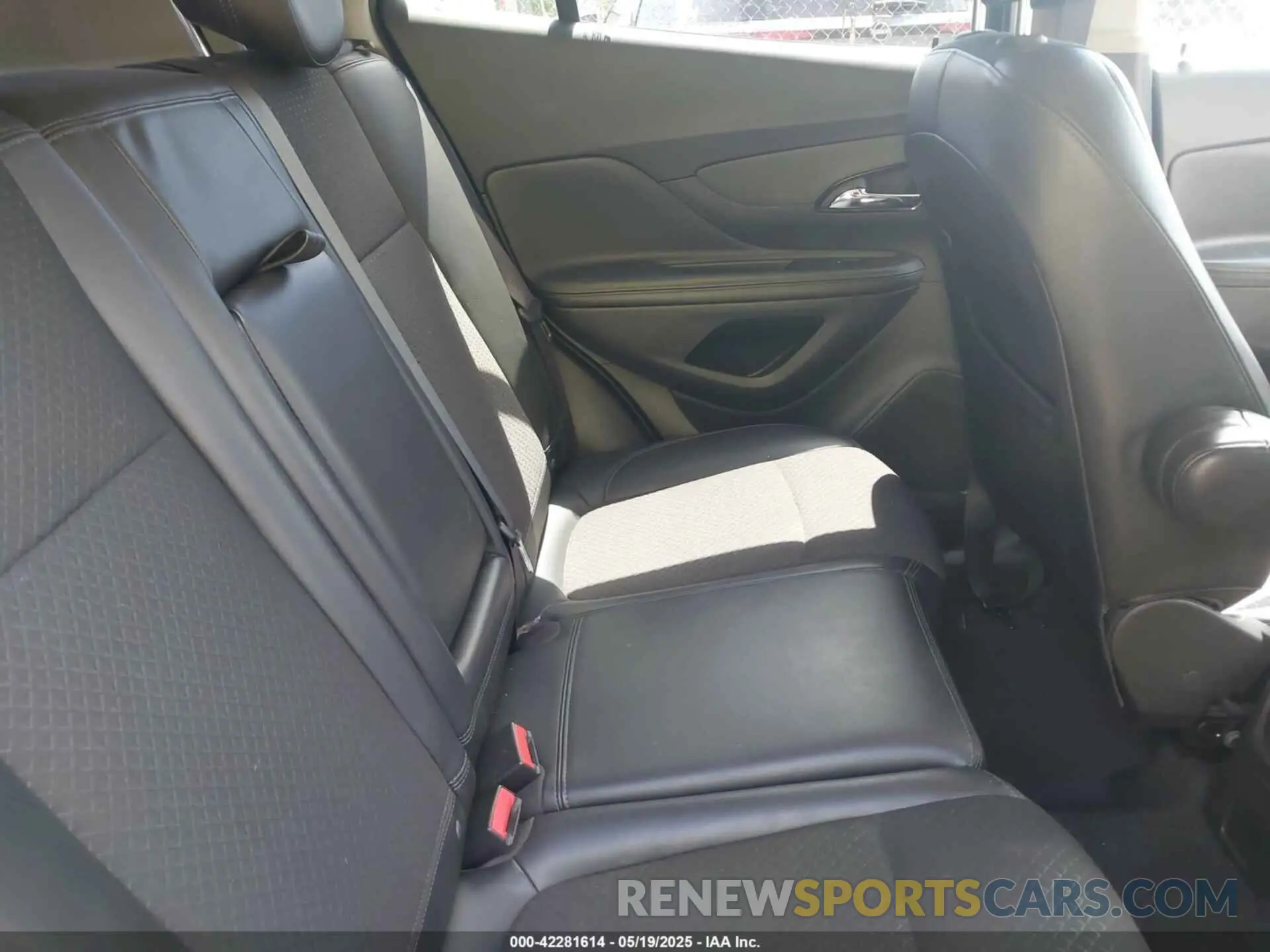 8 fotografías del automóvil dañado KL4CJASB1KB714557 BUICK ENCORE 2019
