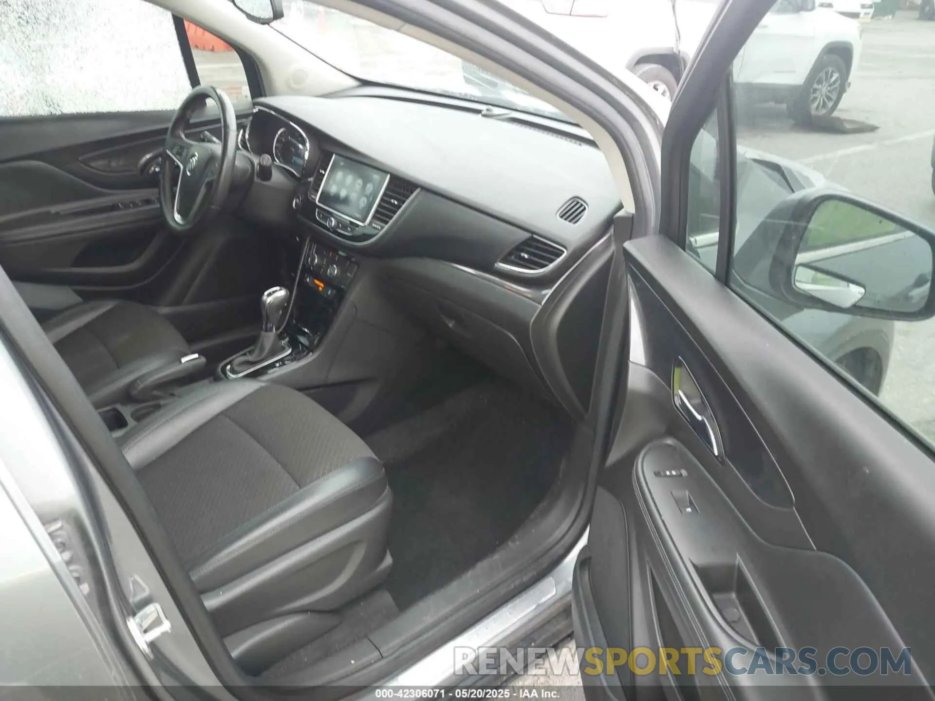 5 fotografías del automóvil dañado KL4CJASB1KB866886 BUICK ENCORE 2019