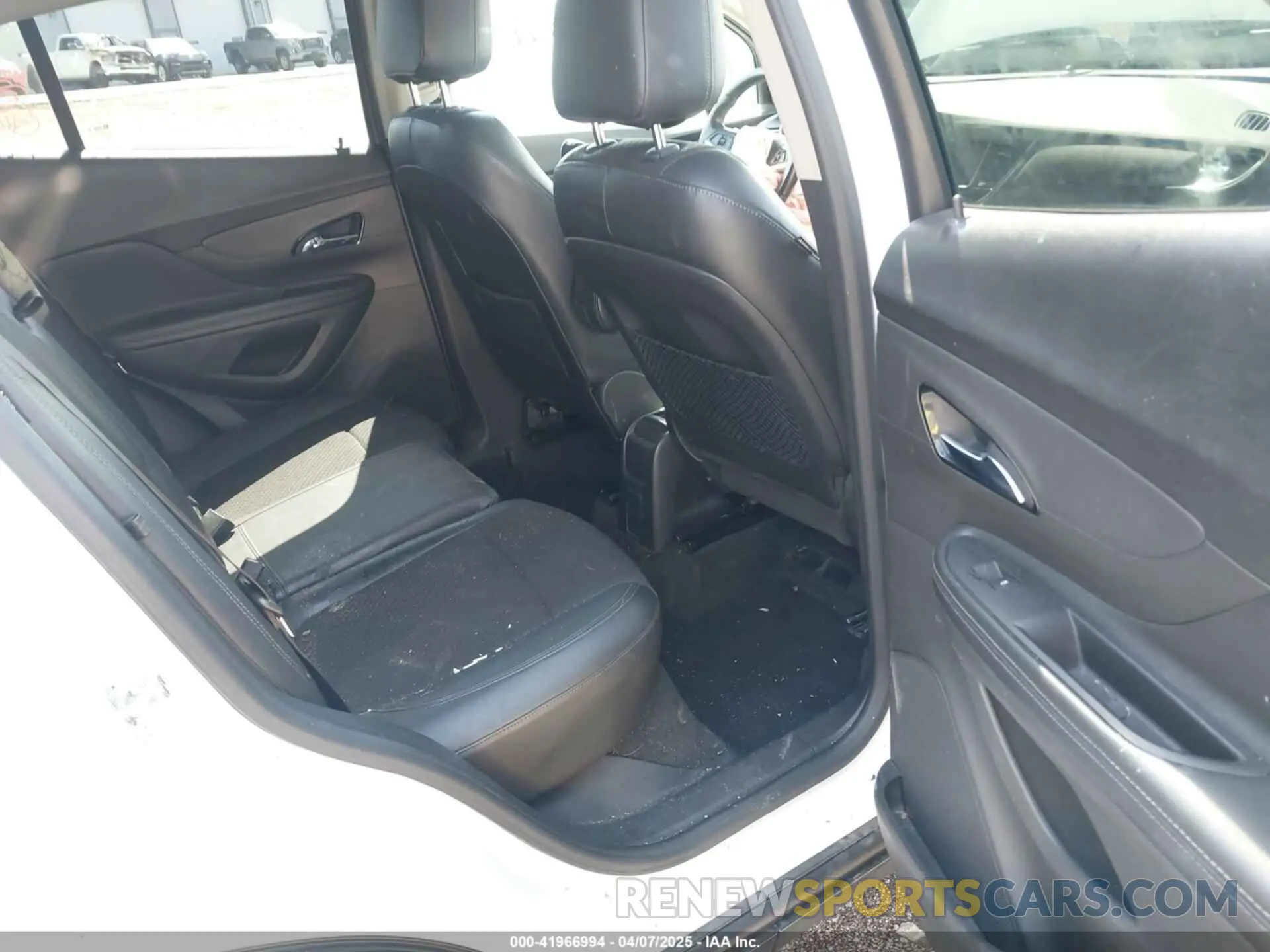 8 fotografías del automóvil dañado KL4CJASB1KB912555 BUICK ENCORE 2019