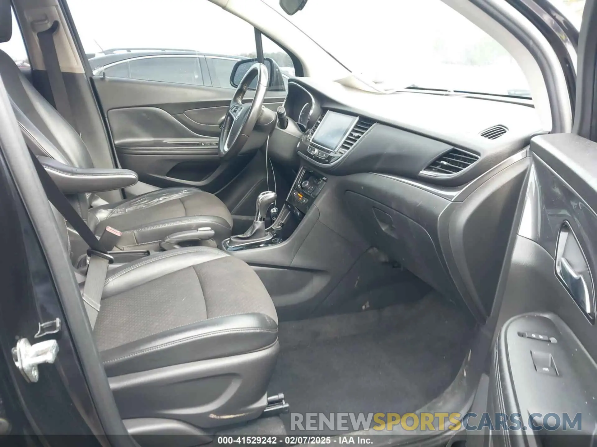 5 fotografías del automóvil dañado KL4CJASB2KB821276 BUICK ENCORE 2019