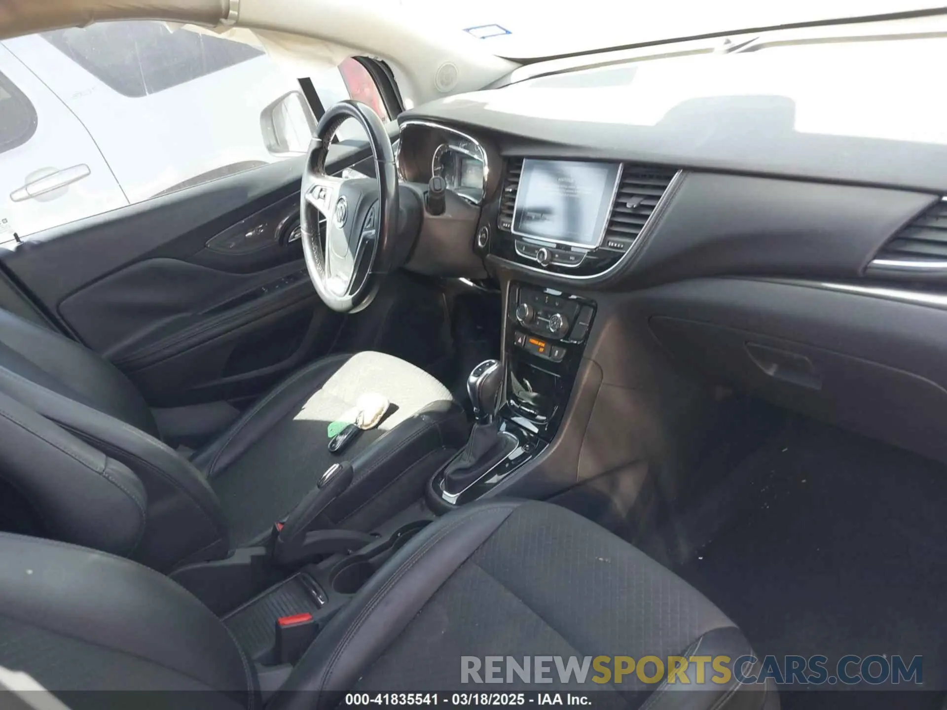 5 fotografías del automóvil dañado KL4CJASB4KB709627 BUICK ENCORE 2019
