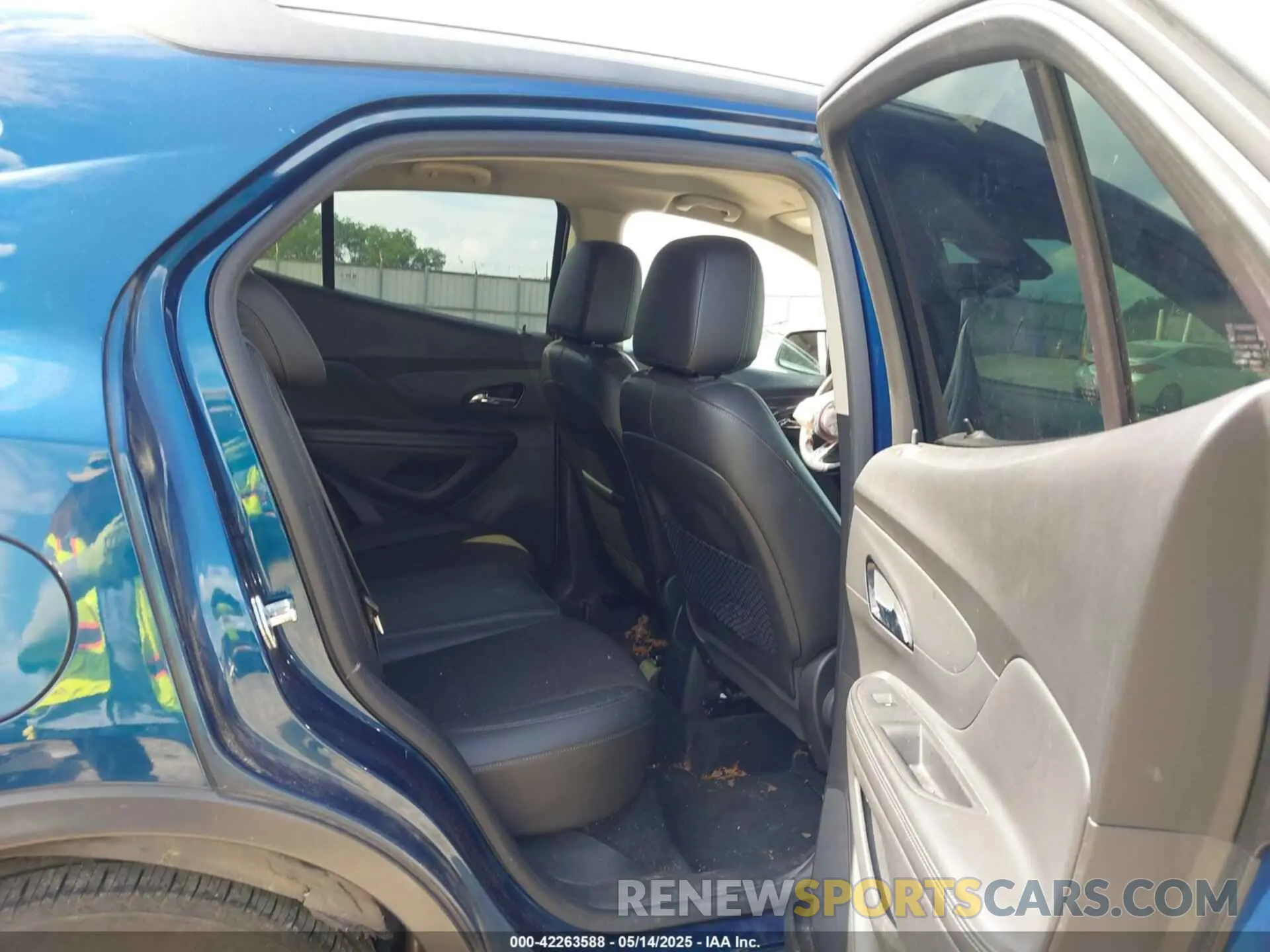 8 fotografías del automóvil dañado KL4CJASB4KB885206 BUICK ENCORE 2019