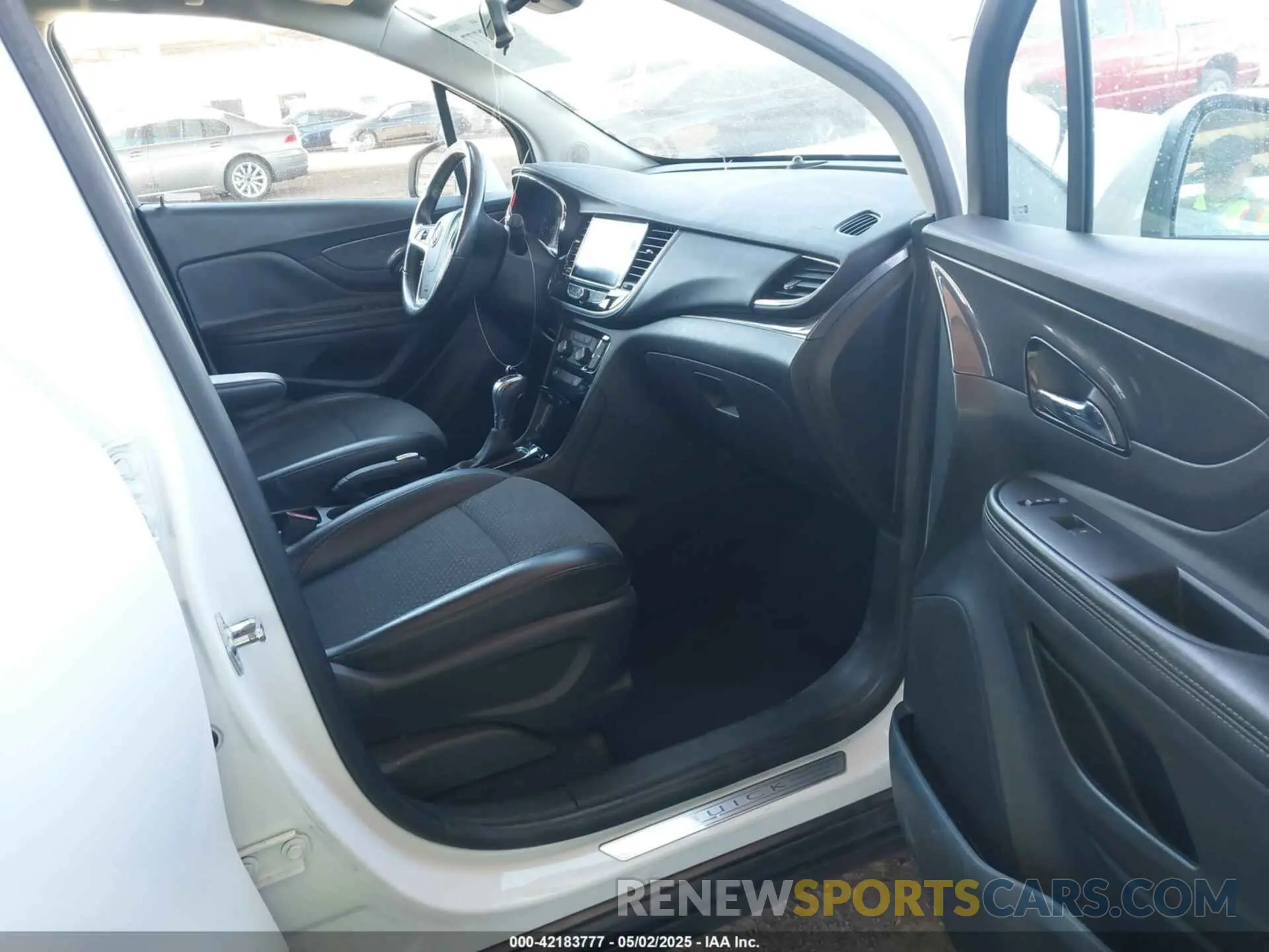 5 fotografías del automóvil dañado KL4CJASB4KB895055 BUICK ENCORE 2019