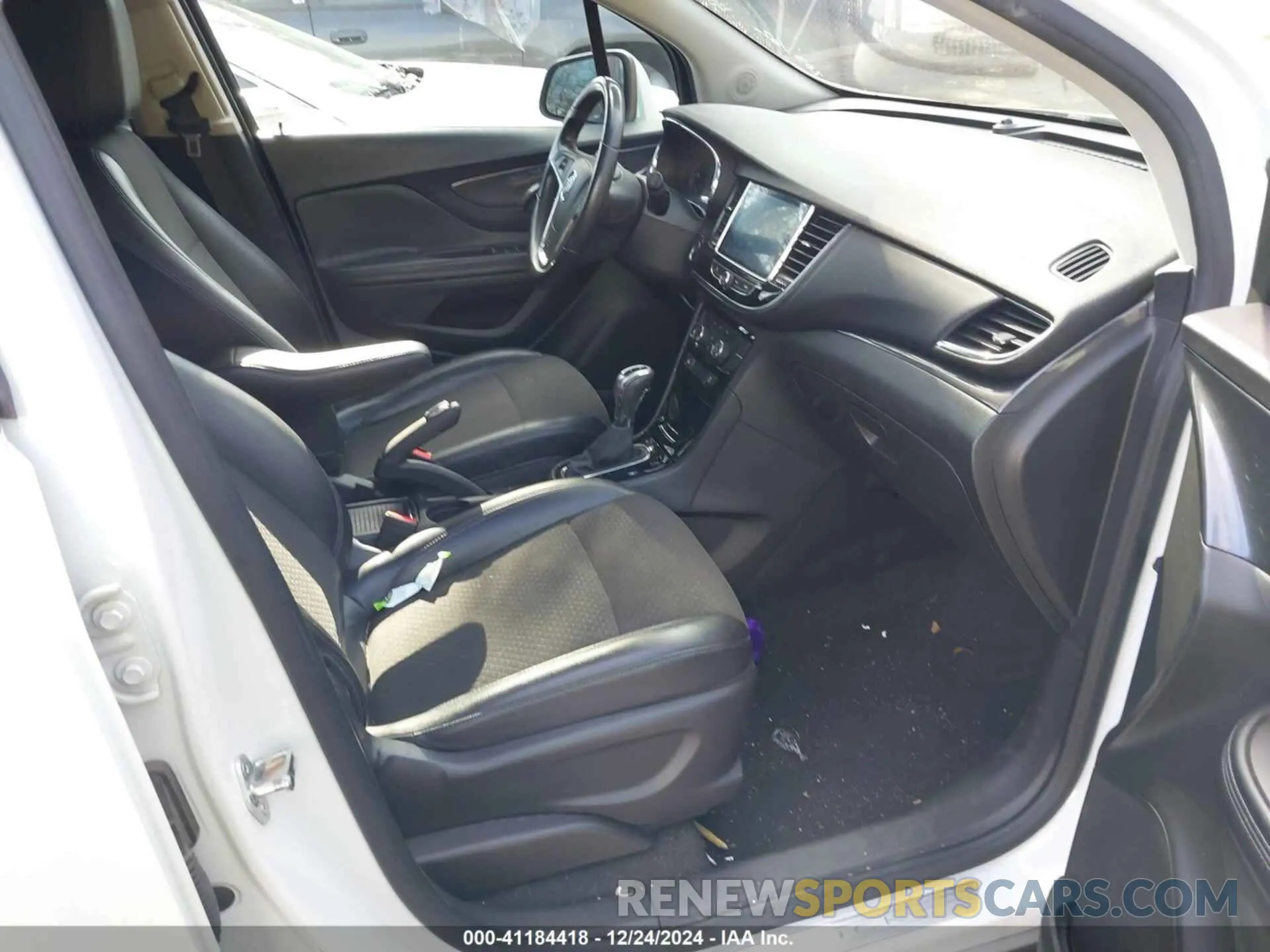 5 fotografías del automóvil dañado KL4CJASB5KB710334 BUICK ENCORE 2019