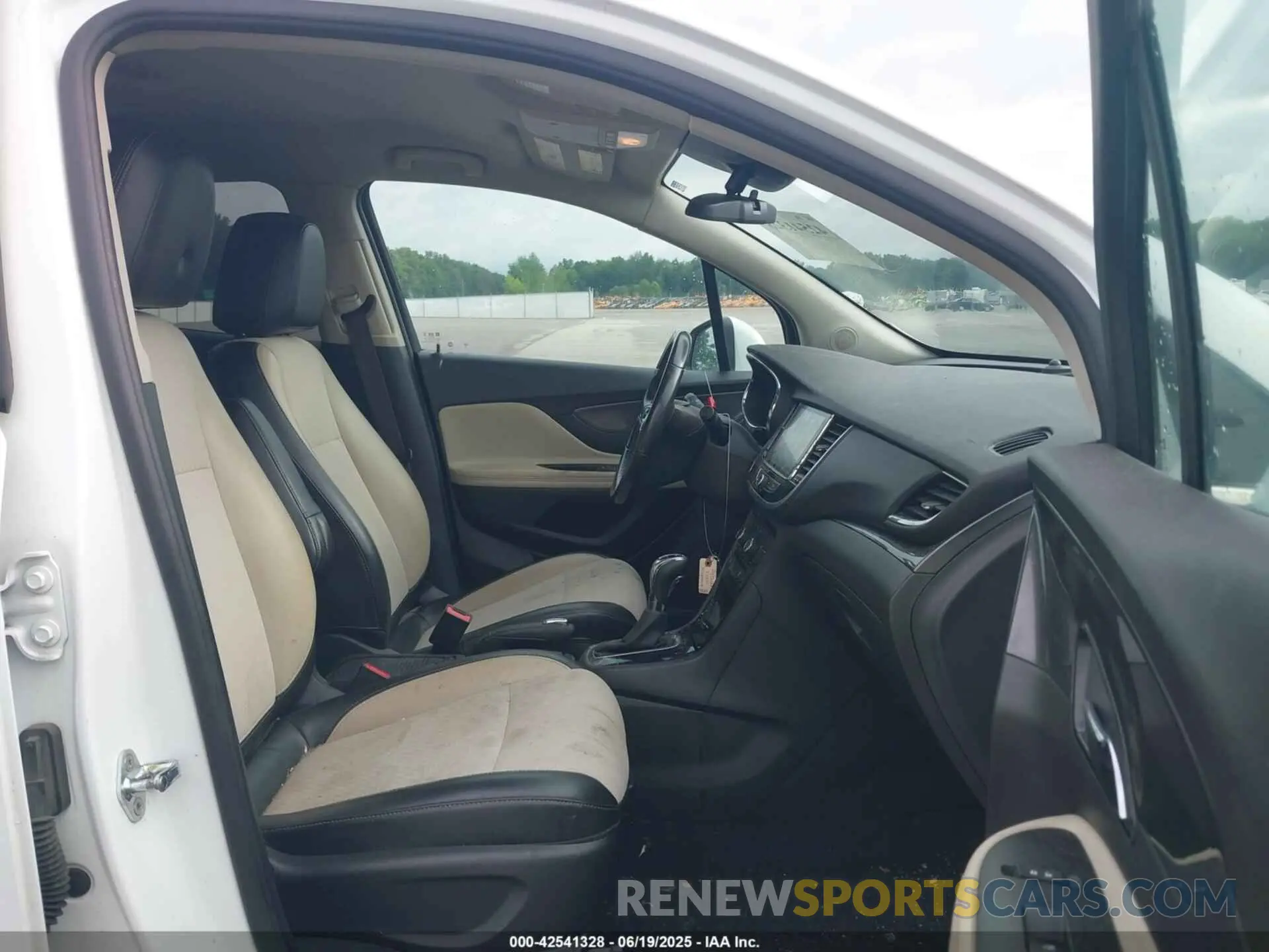 5 fotografías del automóvil dañado KL4CJASB5KB764412 BUICK ENCORE 2019