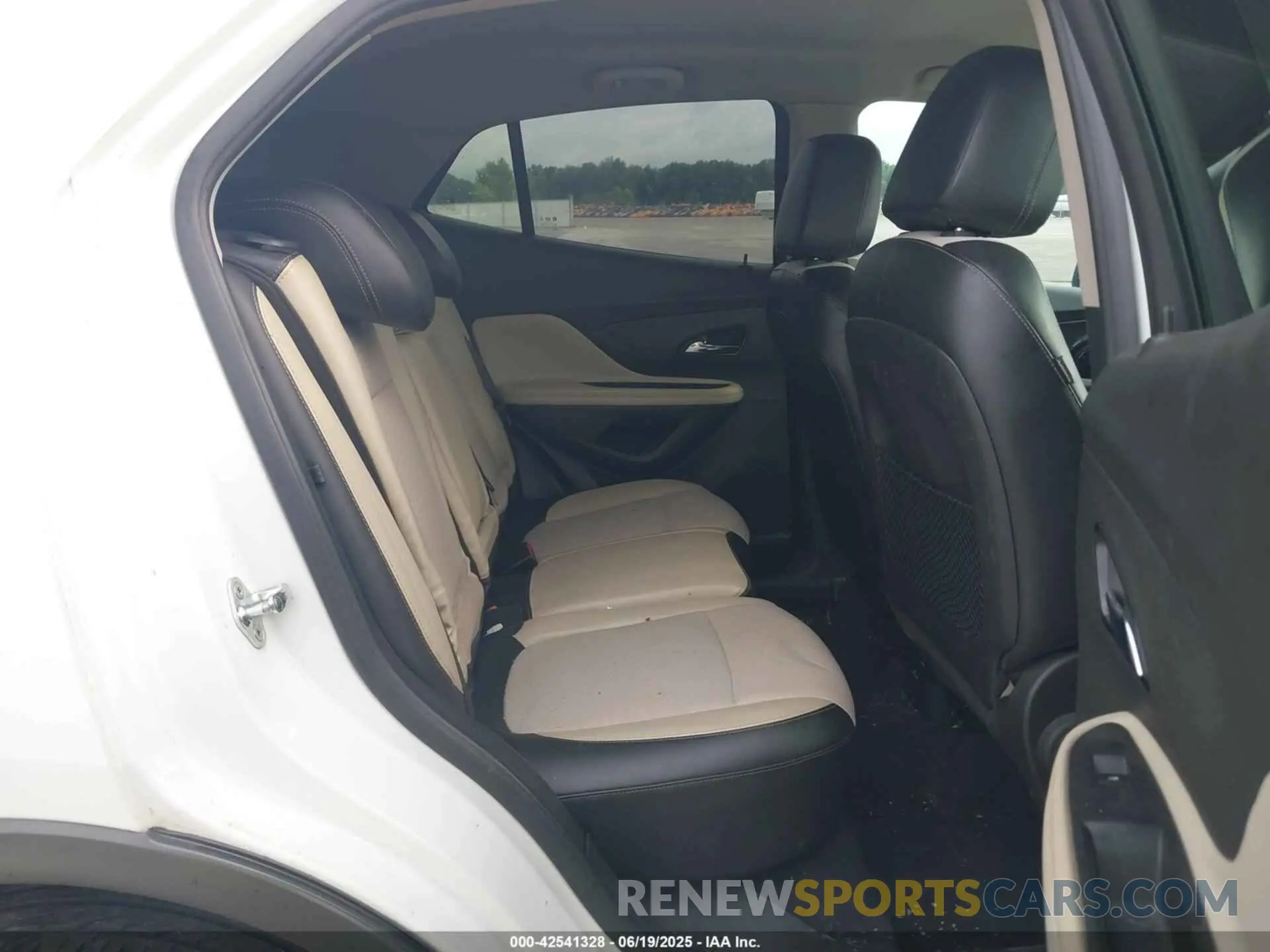 8 fotografías del automóvil dañado KL4CJASB5KB764412 BUICK ENCORE 2019