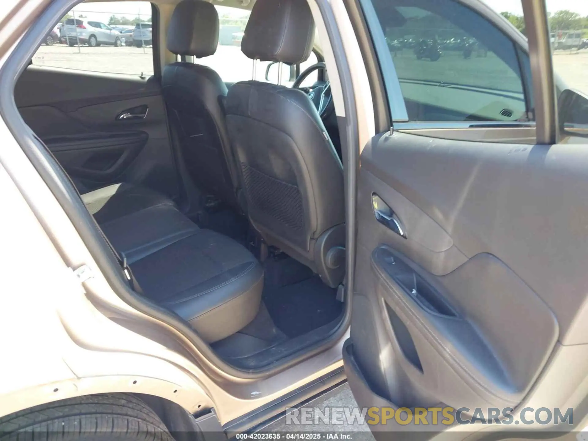8 fotografías del automóvil dañado KL4CJASB6KB718569 BUICK ENCORE 2019