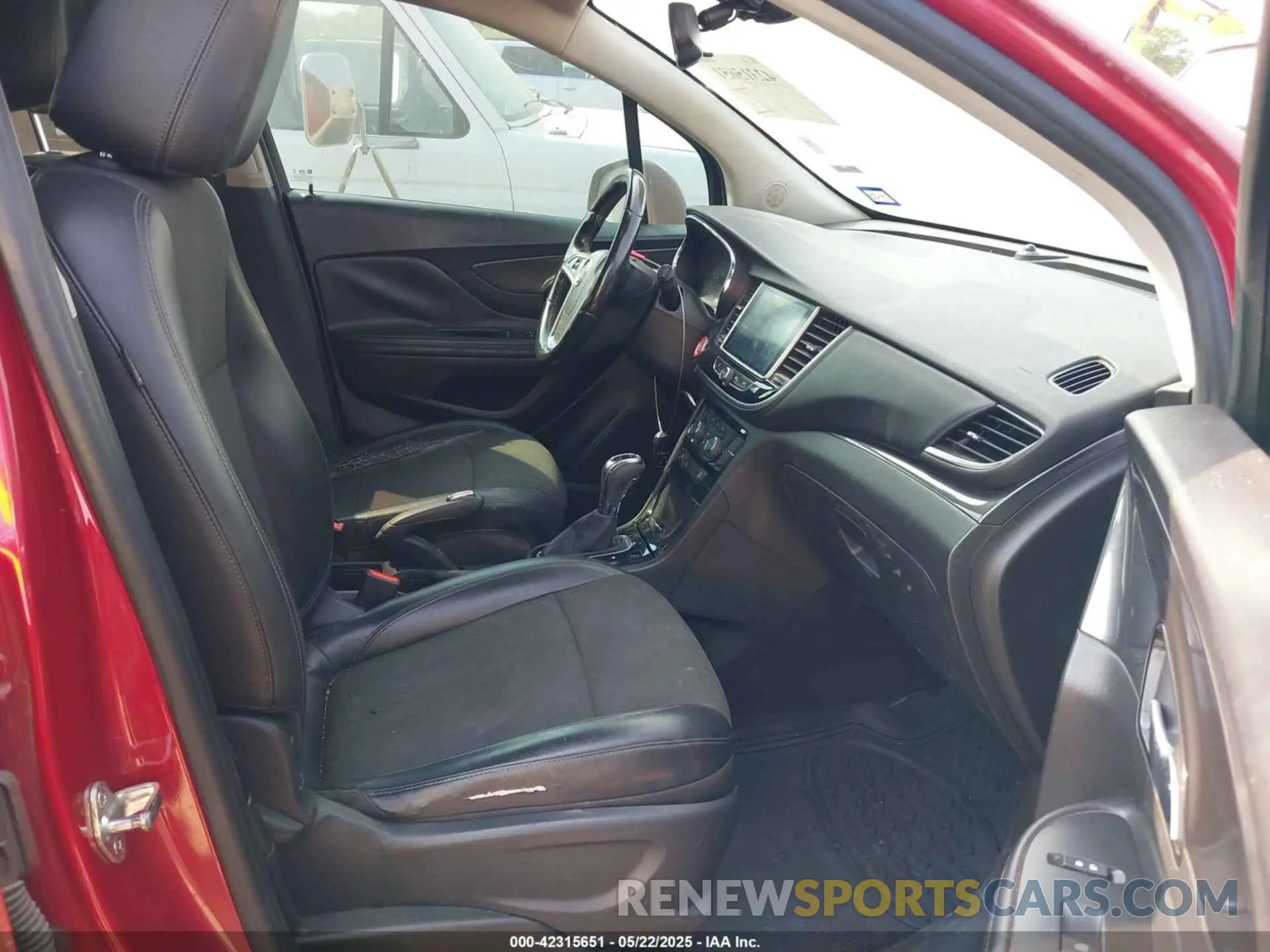 5 fotografías del automóvil dañado KL4CJASB7KB705006 BUICK ENCORE 2019