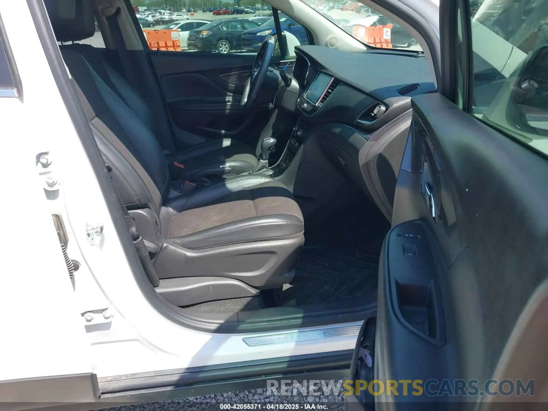 5 fotografías del automóvil dañado KL4CJASB8KB933337 BUICK ENCORE 2019