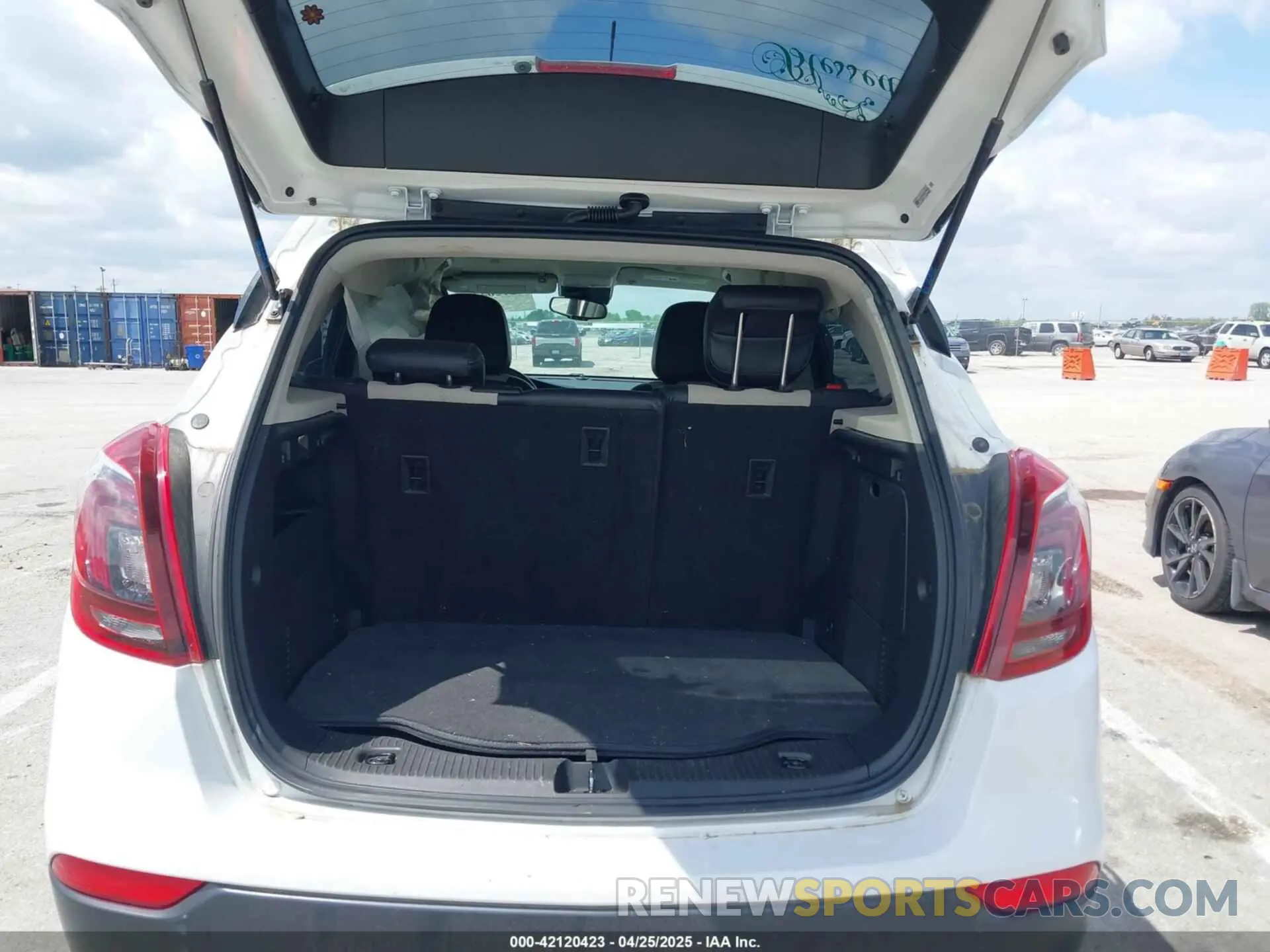 18 fotografías del automóvil dañado KL4CJASBXKB705632 BUICK ENCORE 2019