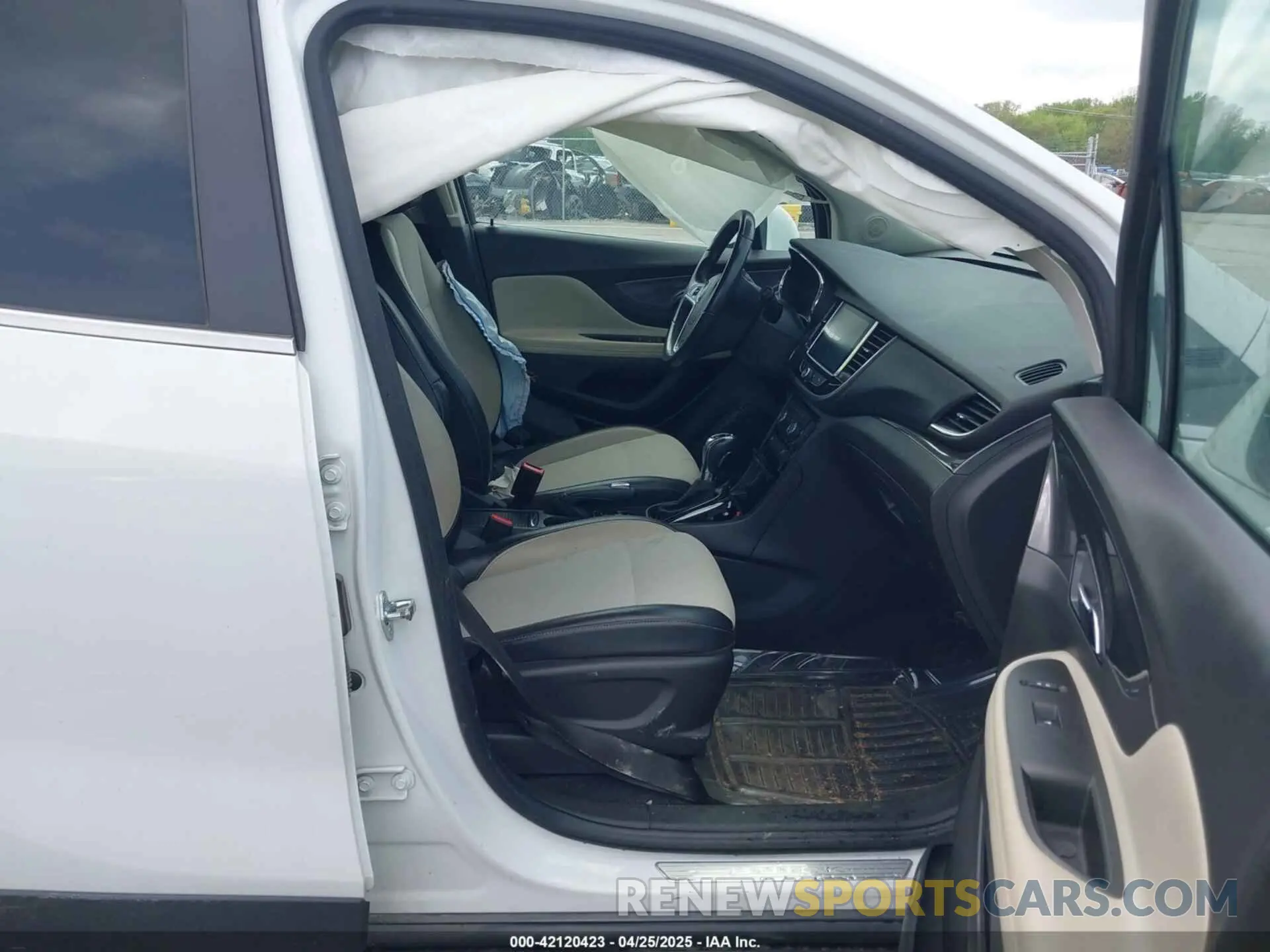 5 fotografías del automóvil dañado KL4CJASBXKB705632 BUICK ENCORE 2019