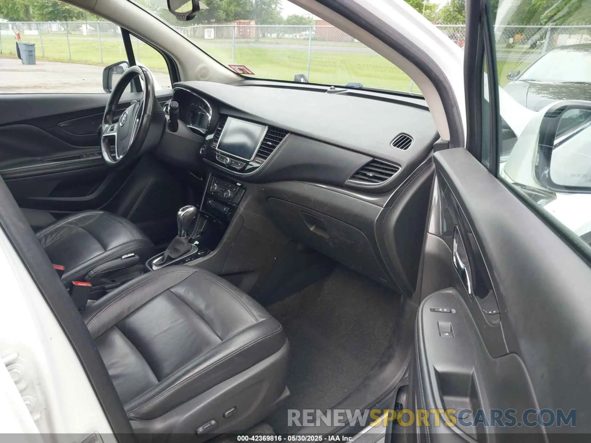 5 fotografías del automóvil dañado KL4CJCSM7KB783492 BUICK ENCORE 2019