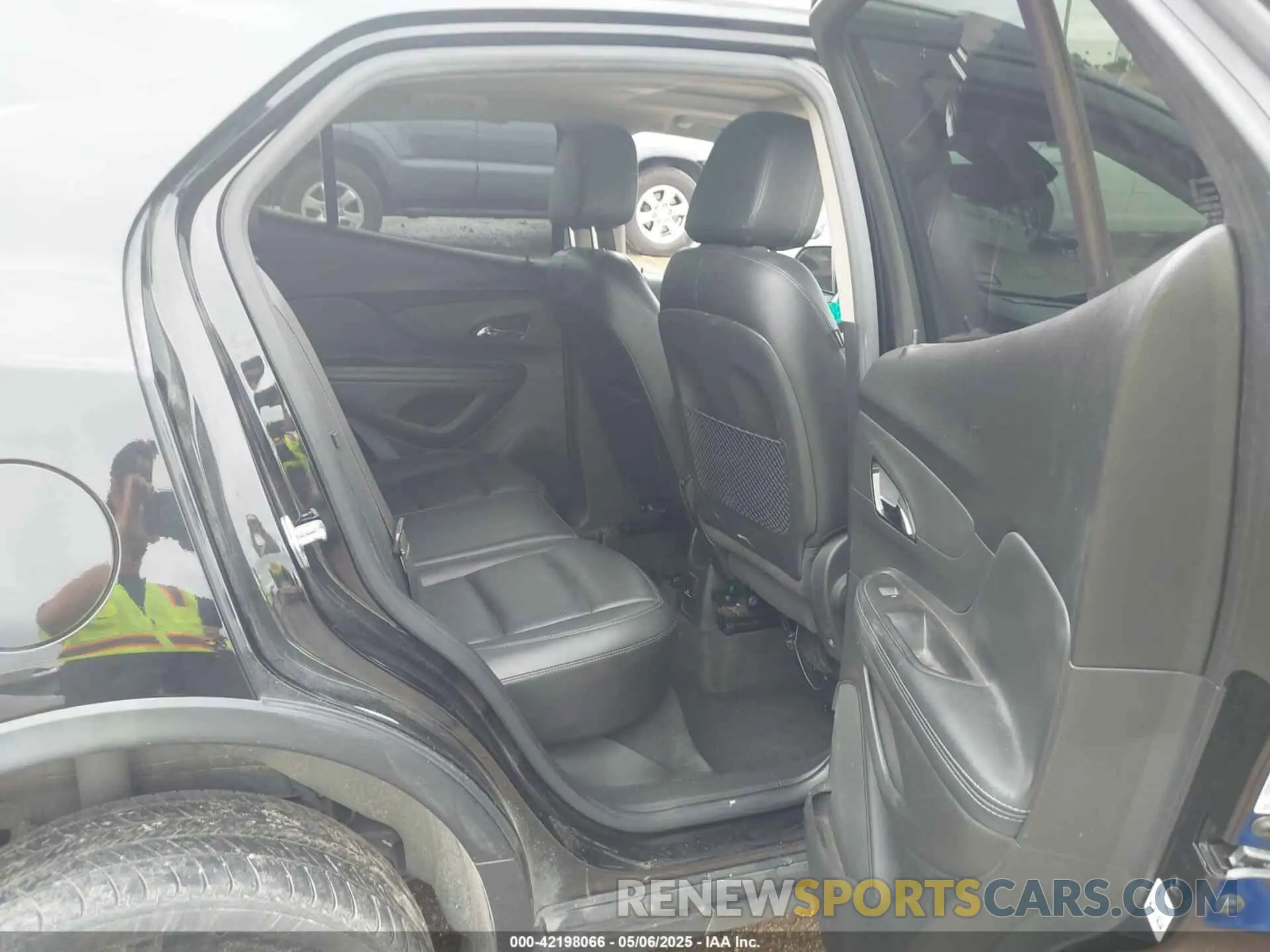 8 fotografías del automóvil dañado KL4CJCSM7KB876805 BUICK ENCORE 2019