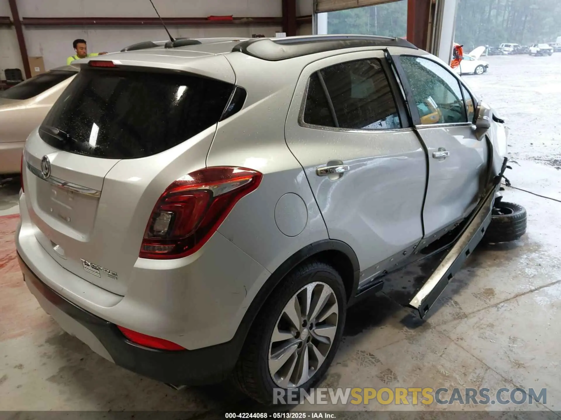 4 fotografías del automóvil dañado KL4CJESB3KB828650 BUICK ENCORE 2019