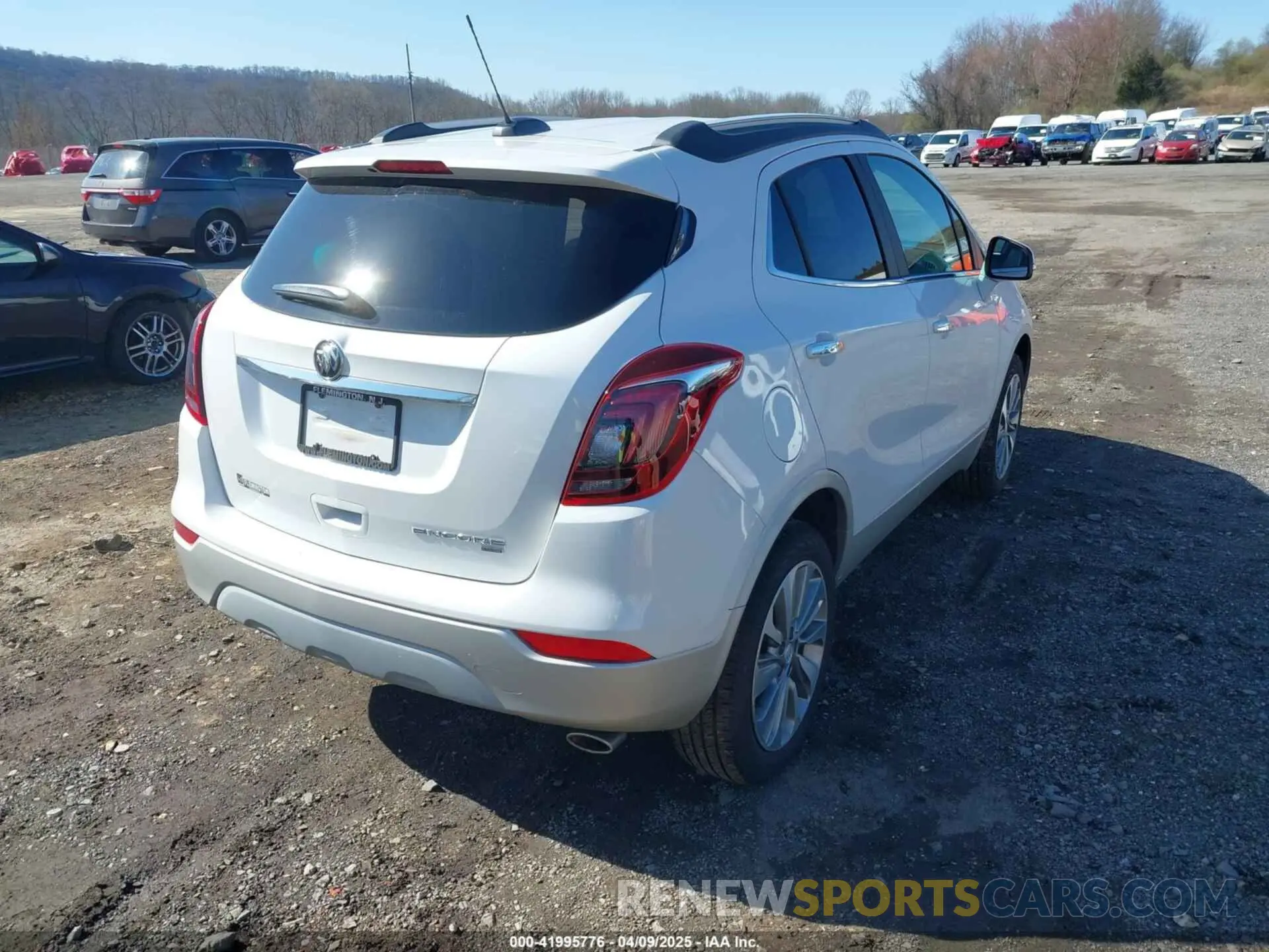 4 fotografías del automóvil dañado KL4CJESB5KB808142 BUICK ENCORE 2019