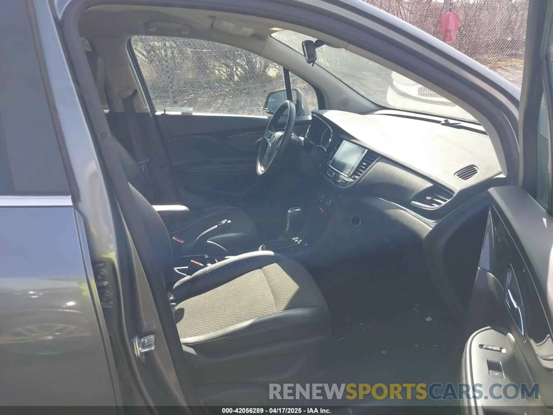 5 fotografías del automóvil dañado KL4CJESB7KB773653 BUICK ENCORE 2019