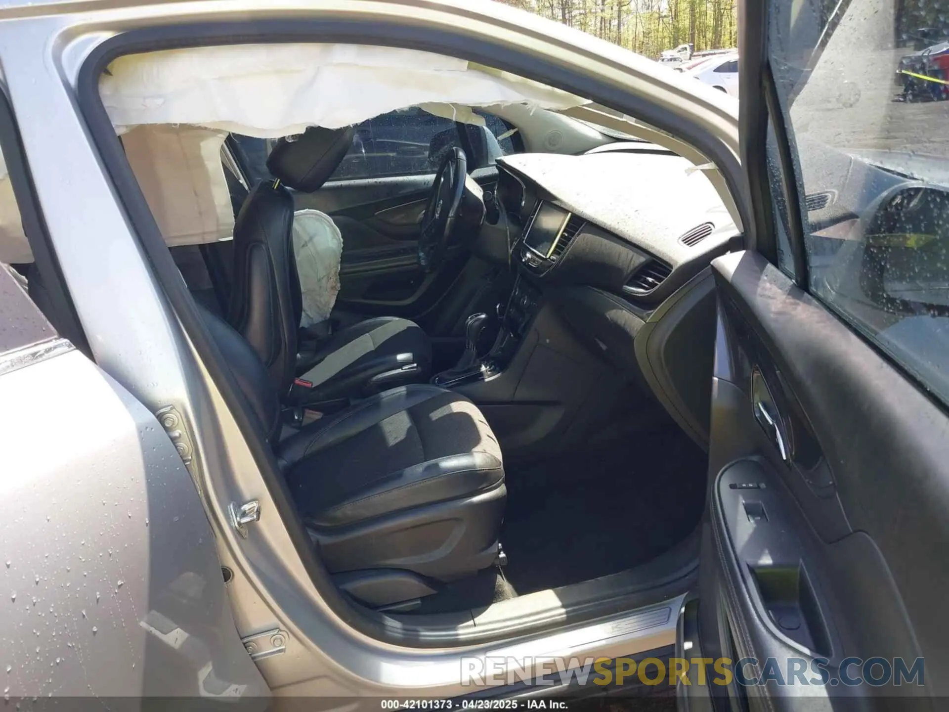 5 fotografías del automóvil dañado KL4CJASB0LB015096 BUICK ENCORE 2020