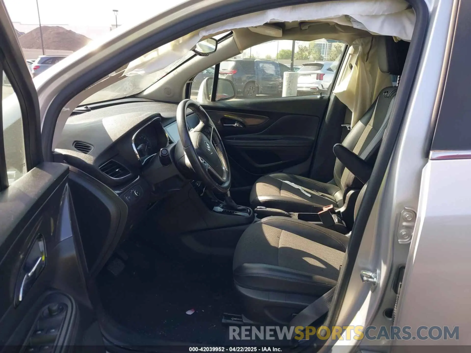 5 fotografías del automóvil dañado KL4CJASB1LB014510 BUICK ENCORE 2020