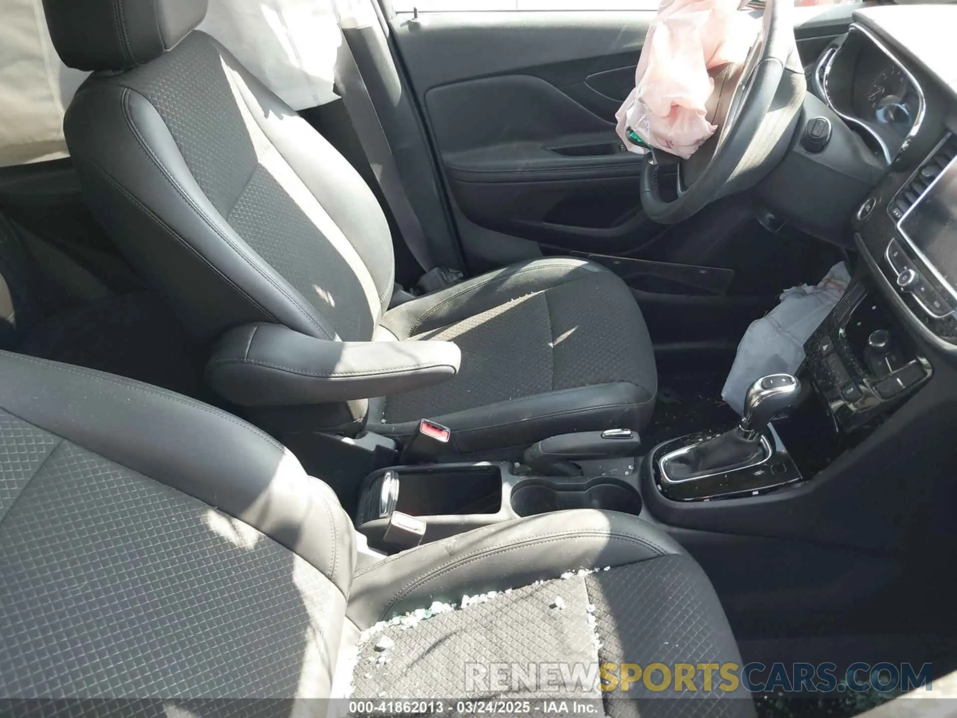 5 fotografías del automóvil dañado KL4CJASB2LB067068 BUICK ENCORE 2020