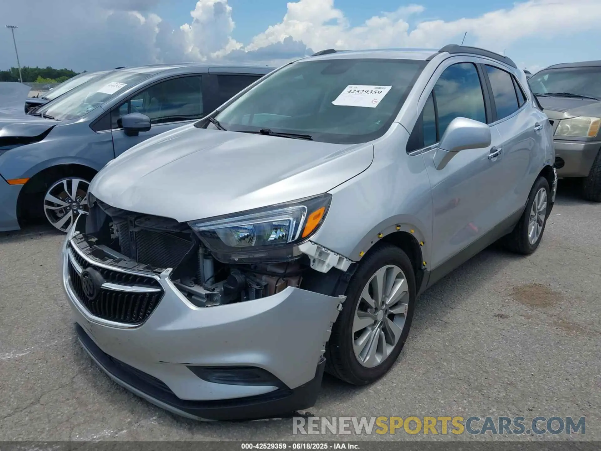 2 fotografías del automóvil dañado KL4CJASB4LB013013 BUICK ENCORE 2020