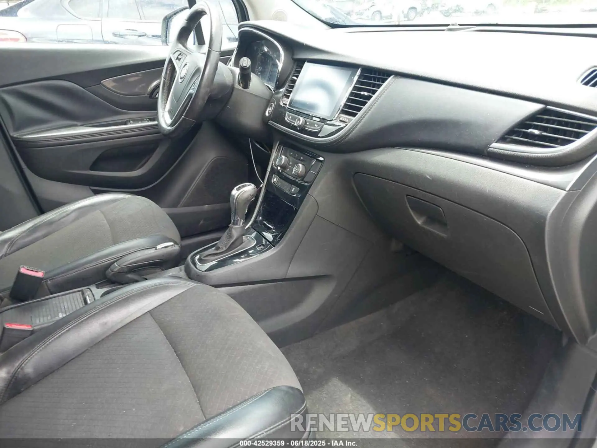 5 fotografías del automóvil dañado KL4CJASB4LB013013 BUICK ENCORE 2020