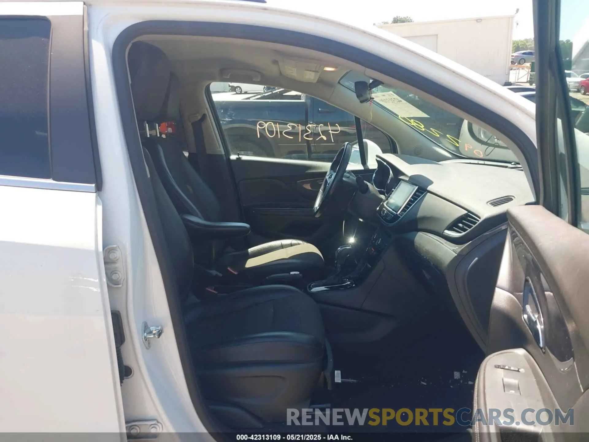 5 fotografías del automóvil dañado KL4CJASB4LB092280 BUICK ENCORE 2020