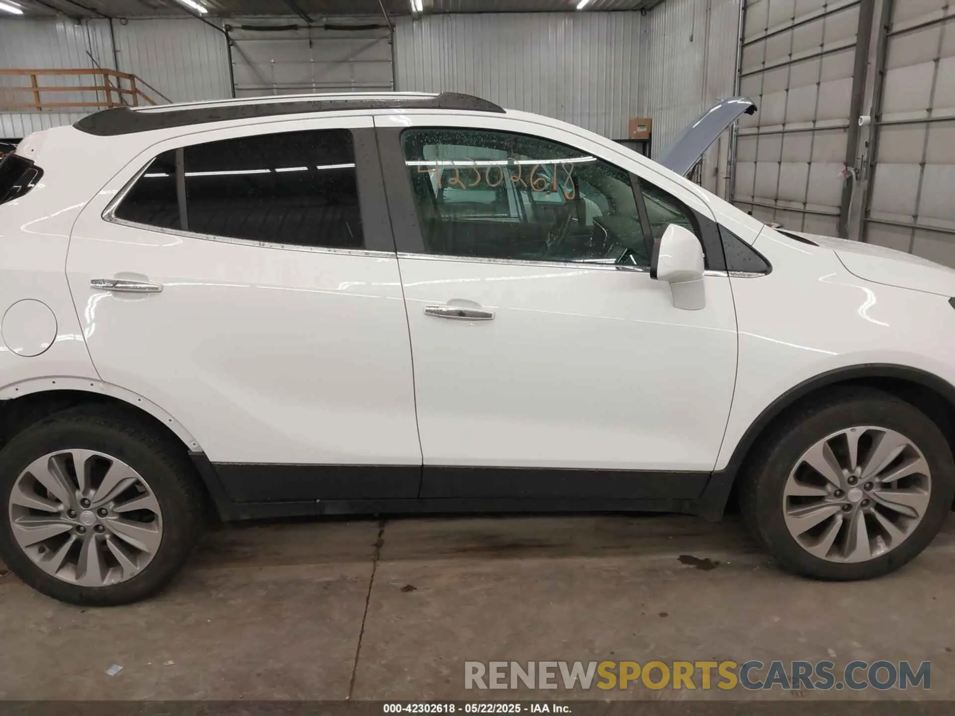 14 fotografías del automóvil dañado KL4CJASBXLB050566 BUICK ENCORE 2020