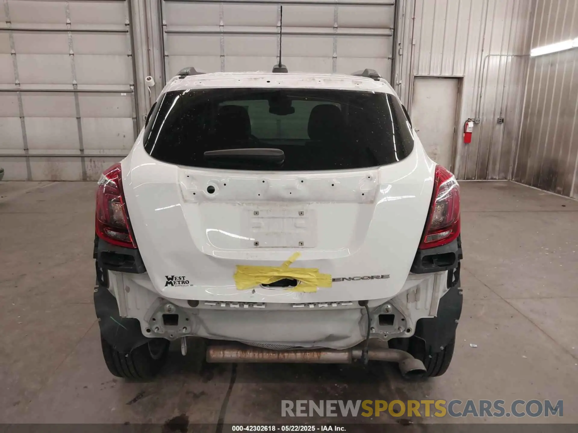 17 fotografías del automóvil dañado KL4CJASBXLB050566 BUICK ENCORE 2020