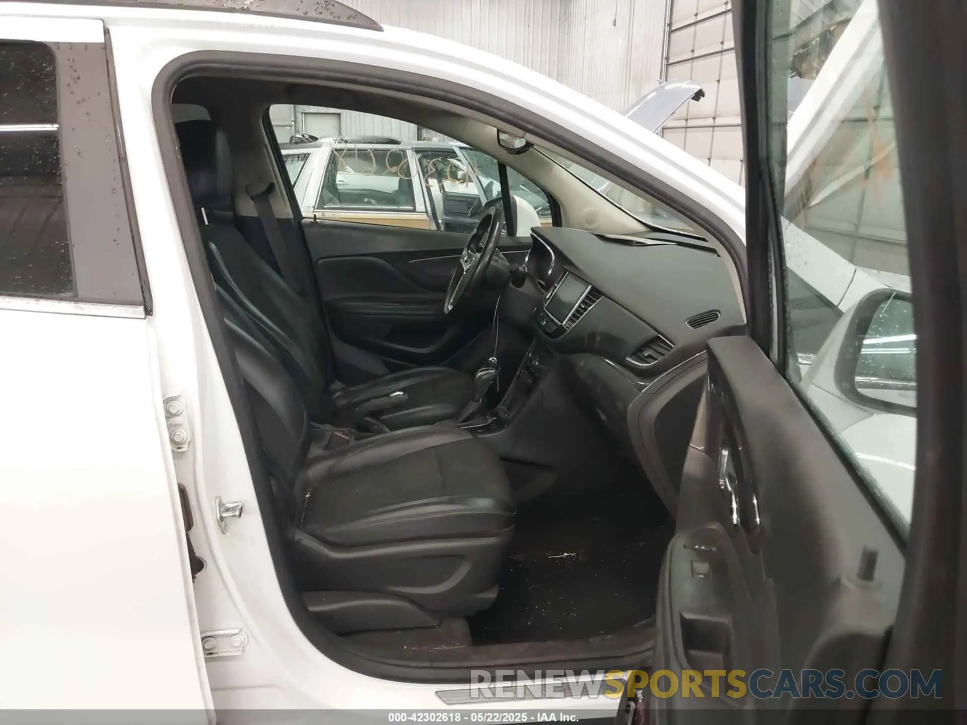 5 fotografías del automóvil dañado KL4CJASBXLB050566 BUICK ENCORE 2020