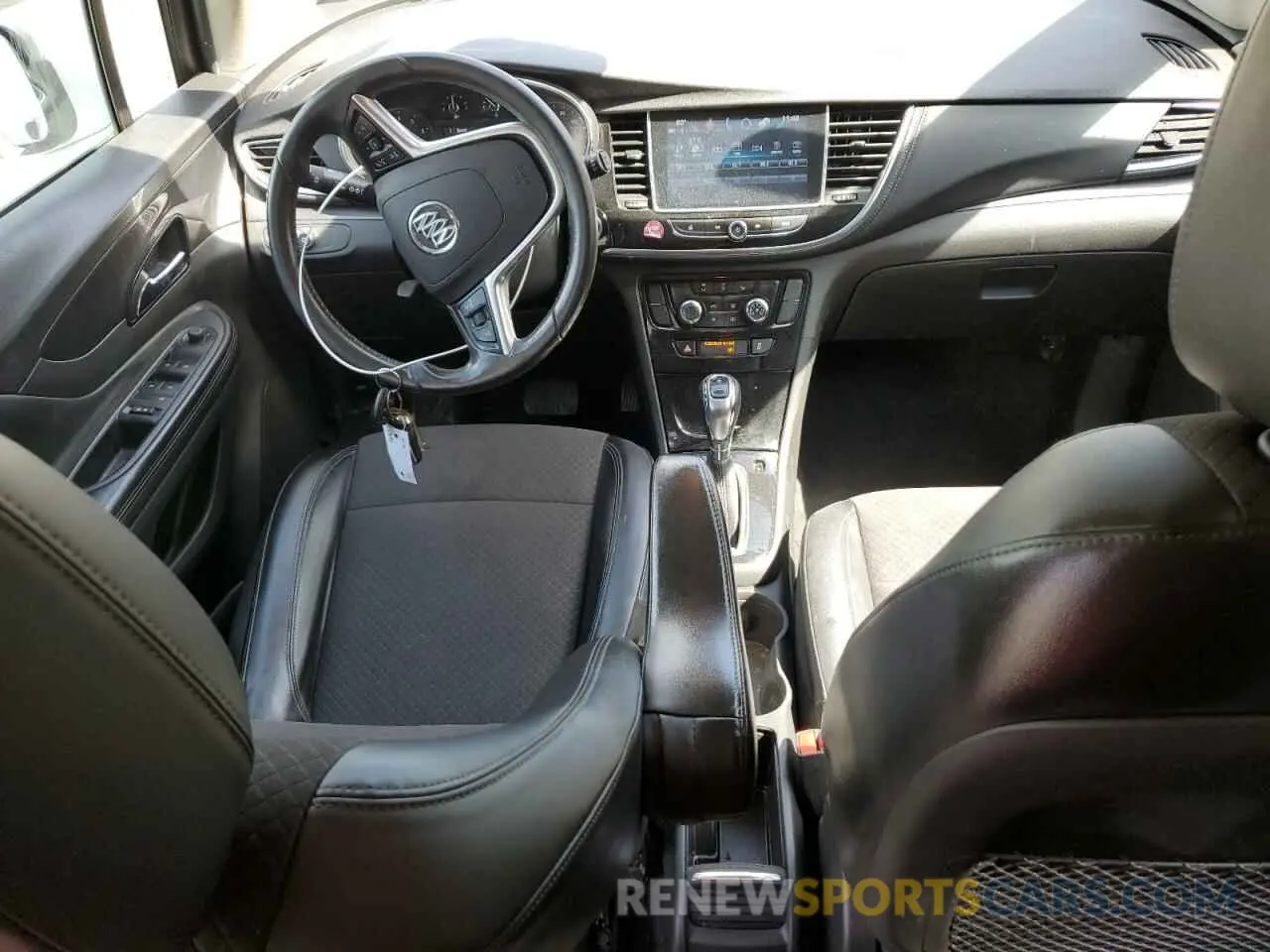 8 fotografías del automóvil dañado KL4CJESB2LB327573 BUICK ENCORE 2020