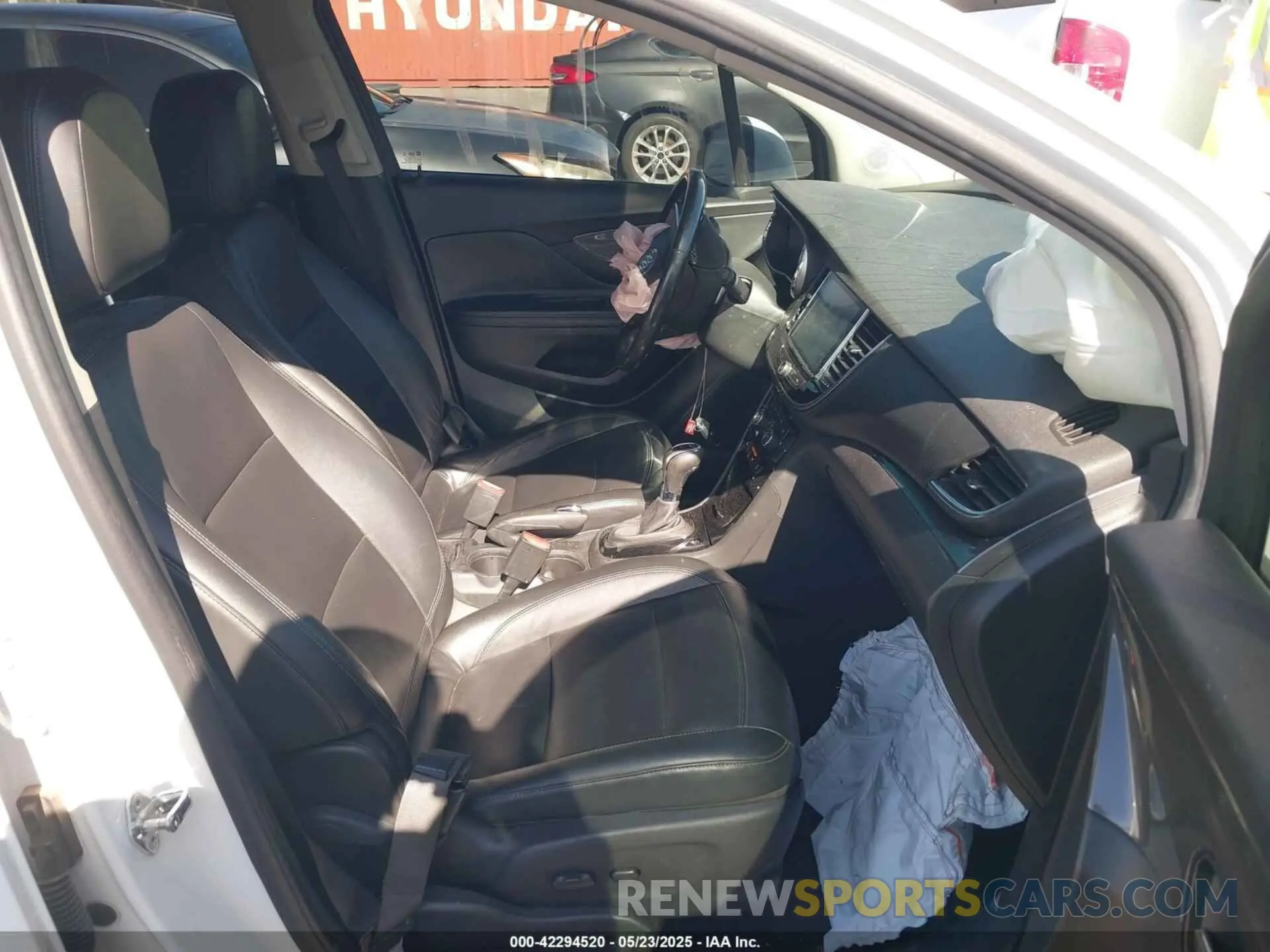 5 fotografías del automóvil dañado KL4CJGSB4LB034785 BUICK ENCORE 2020