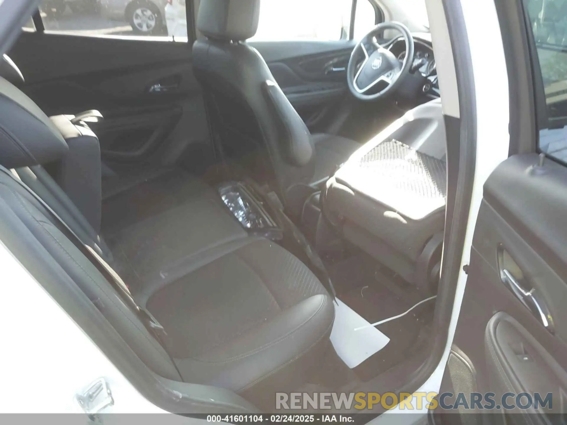 8 fotografías del automóvil dañado KL4CJASB2MB335487 BUICK ENCORE 2021