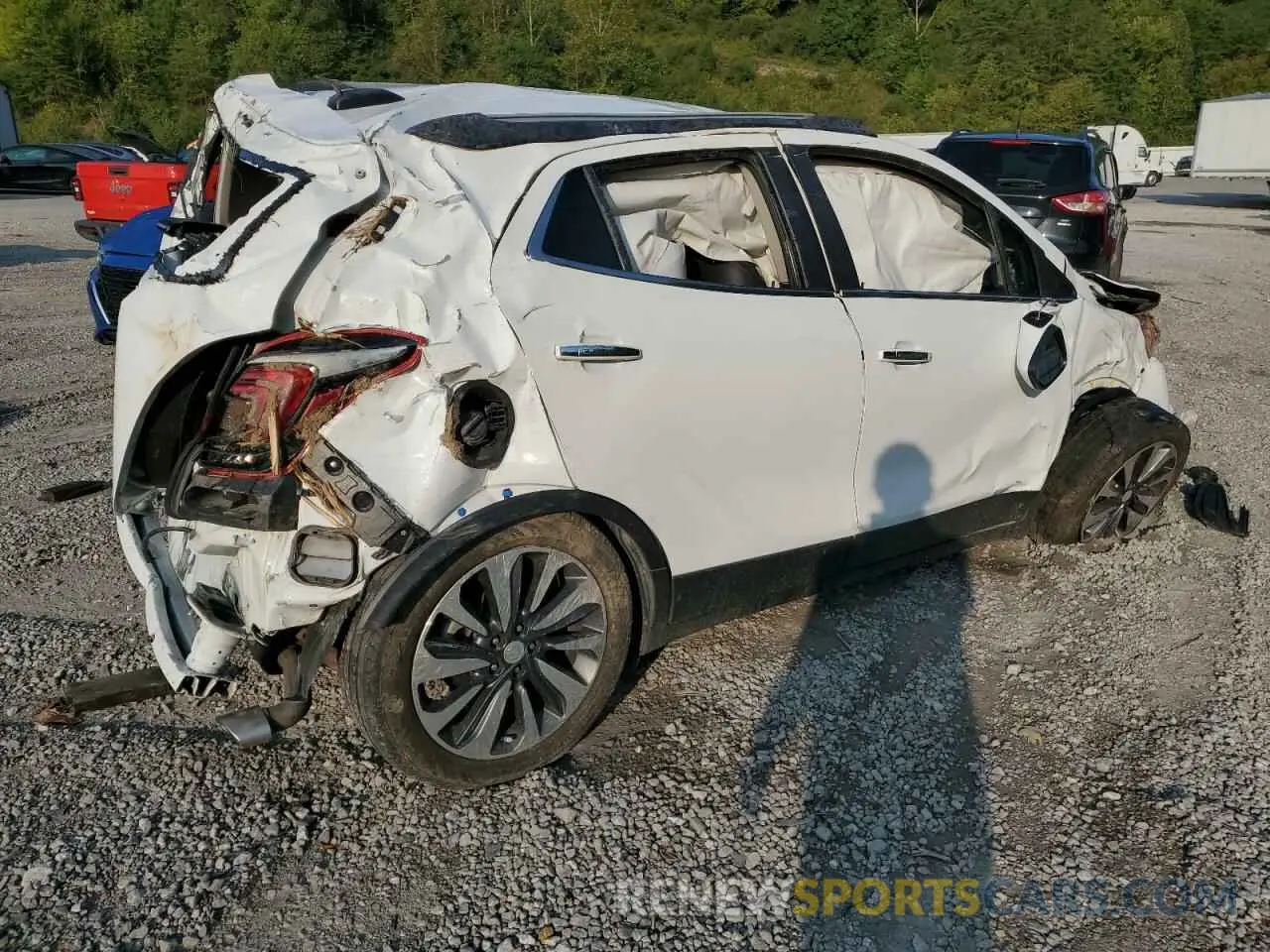 3 fotografías del automóvil dañado KL4CJESB2MB350272 BUICK ENCORE 2021