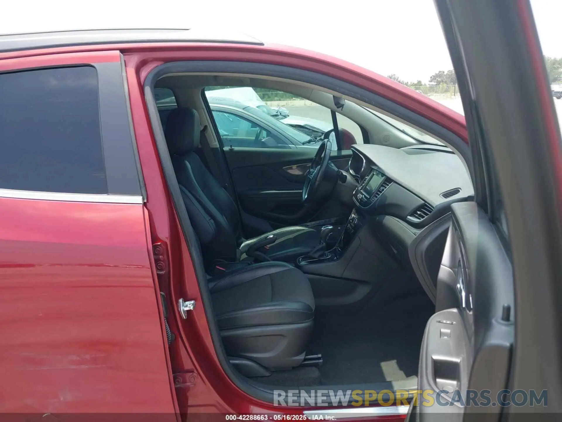 5 fotografías del automóvil dañado KL4CJESM0MB374359 BUICK ENCORE 2021