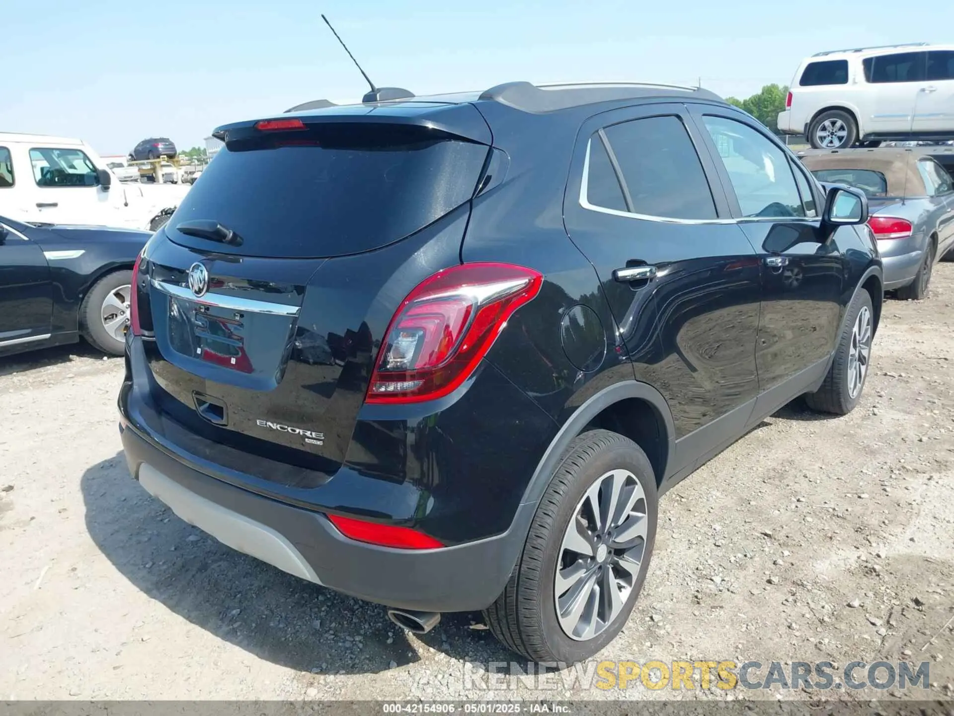 4 fotografías del automóvil dañado KL4CJESM5MB371800 BUICK ENCORE 2021