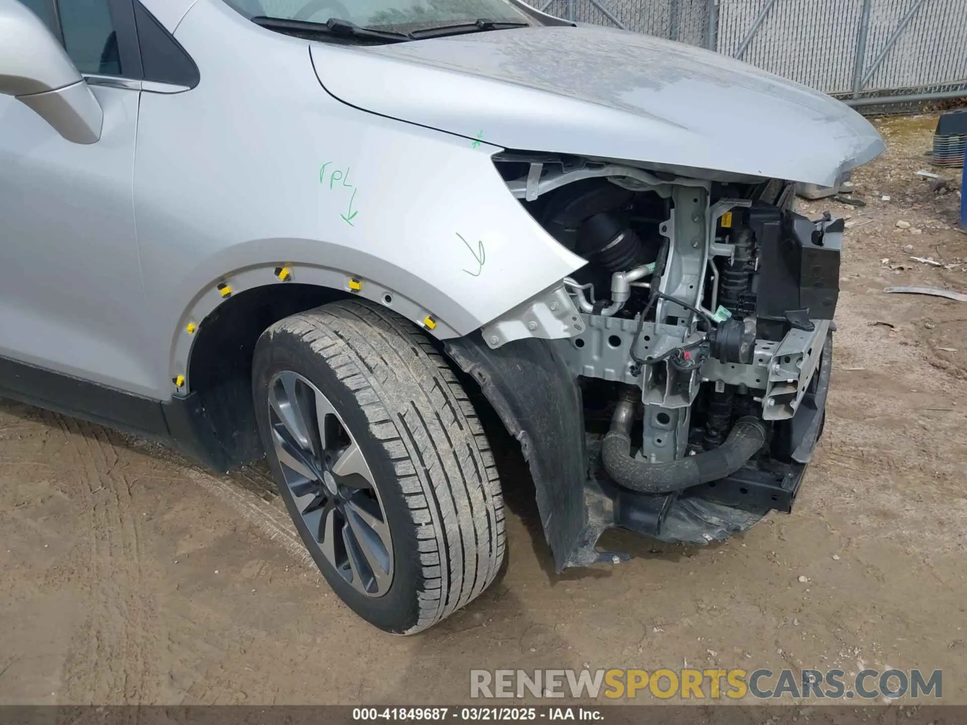 18 fotografías del automóvil dañado KL4CJESM6MB372518 BUICK ENCORE 2021