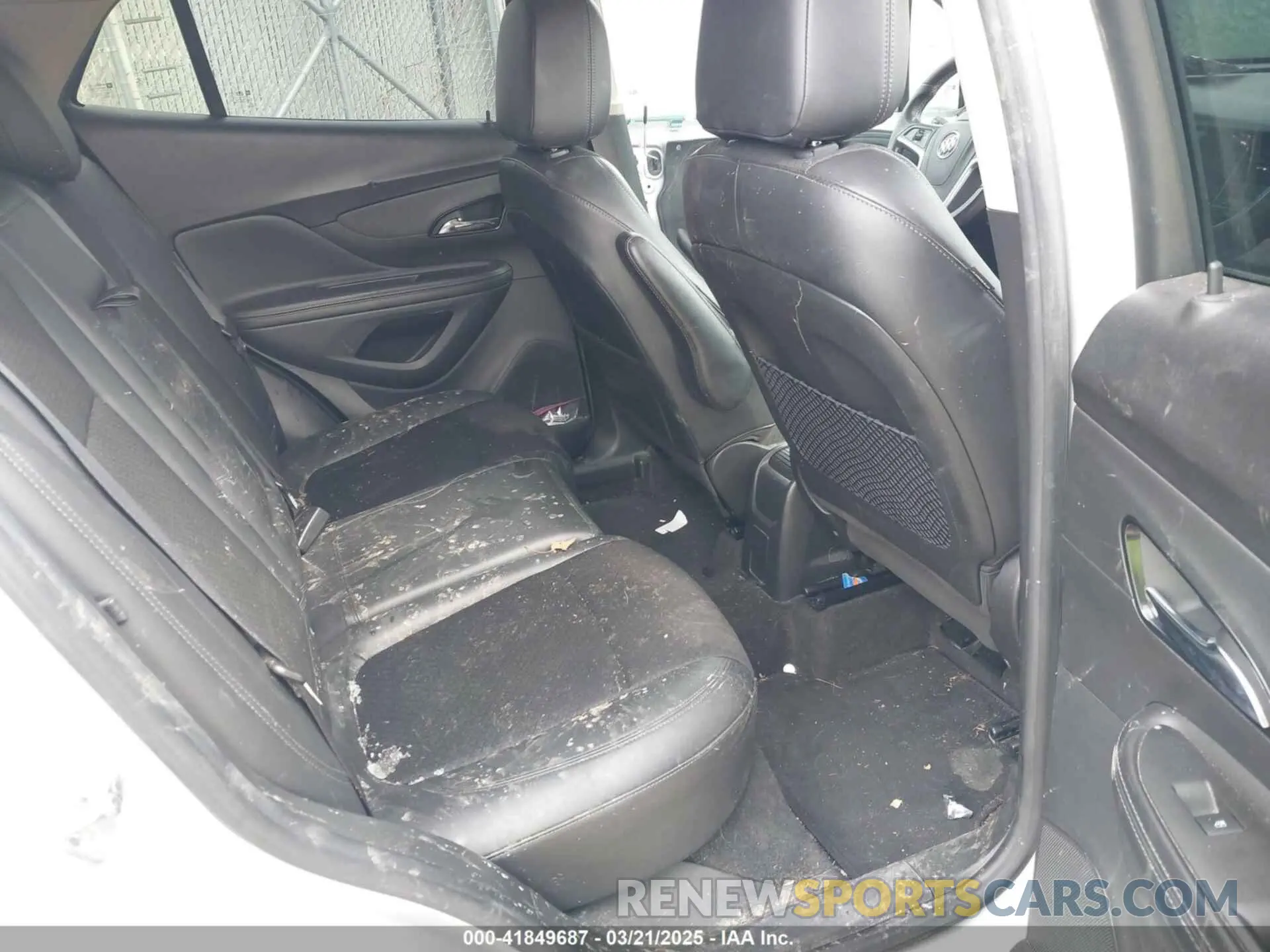 8 fotografías del automóvil dañado KL4CJESM6MB372518 BUICK ENCORE 2021