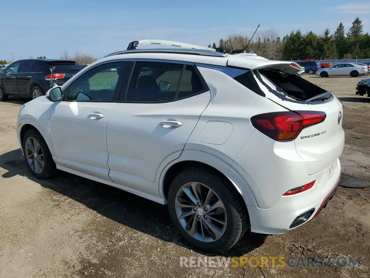 2 fotografías del automóvil dañado KL4MMBS26MB085110 BUICK ENCORE 2021