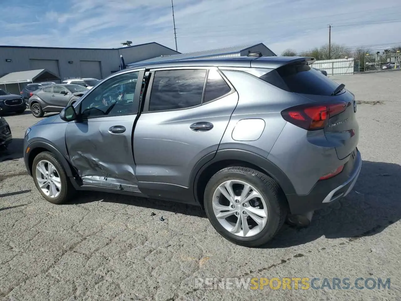 2 fotografías del automóvil dañado KL4MMBS29MB052733 BUICK ENCORE 2021